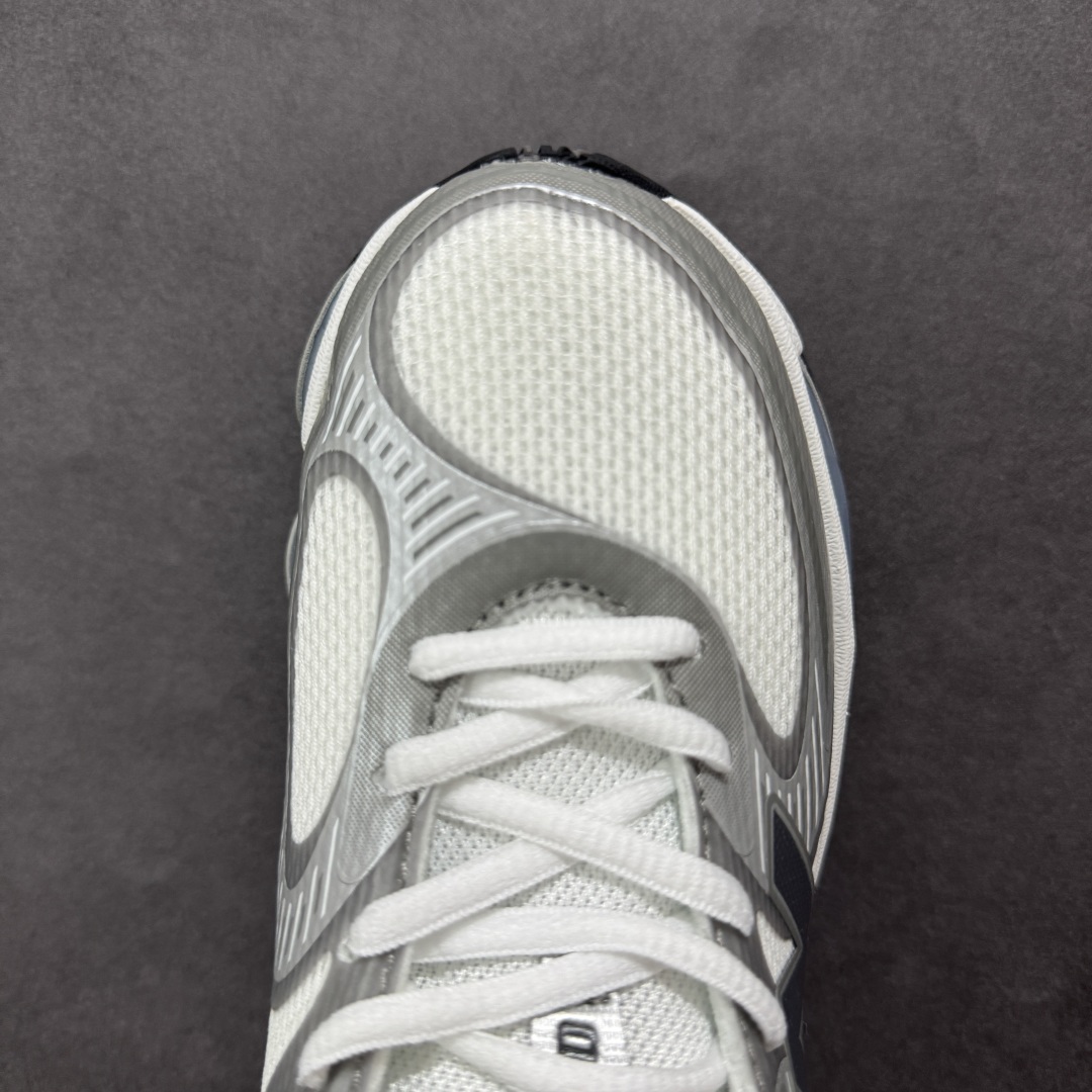 图片[8]-【公司级】New Balance NB2000 舒适百搭防滑耐磨低帮 休闲跑步鞋 New Balance 在近两年的球鞋市场屡出奇招，在经典鞋型保持进一步增长的同时，推出的每一款新鞋型也都有傲人的战绩。在 327、9060 等鞋型获得成功之后，今天 New Balance 家族又迎来了新鲜血液的注入。这双New Balance 2000 依然是融合了新旧元素的跑鞋造型，命名为 2000，或许是它的设计理念有着 Y2K 的血统。最大的亮点，在于这双鞋的中底。外侧以五个ABZORB 单元，带来极具辨识度和冲击力的视觉效果，让这双鞋在外观和脚感方面都颇具吸引力。 尺码：36 37 37.5 38 38.5 39 40 40.5 41 42 42.5 43 44 45-选品中心