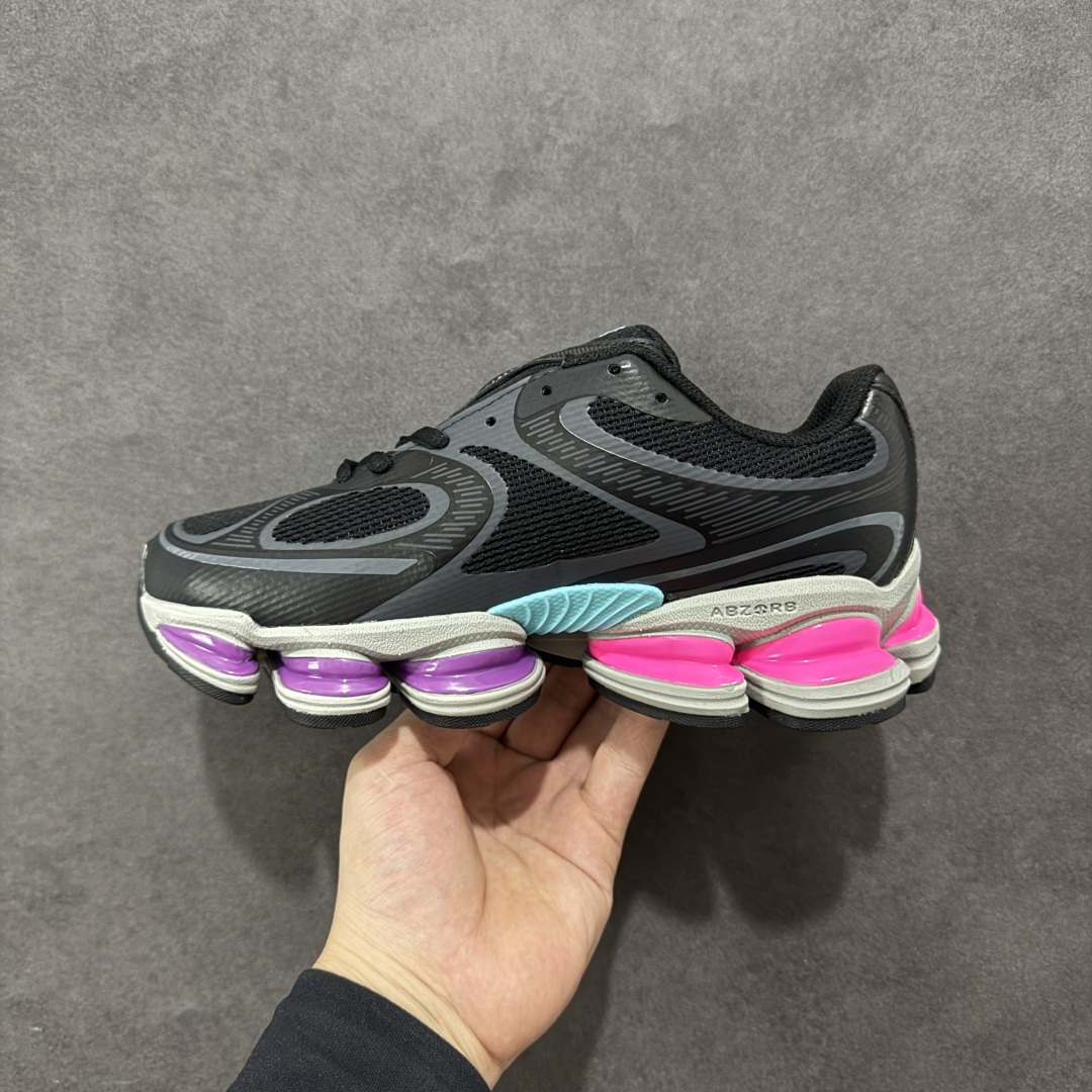 图片[2]-【公司级】New Balance NB2000 舒适百搭防滑耐磨低帮 休闲跑步鞋 New Balance 在近两年的球鞋市场屡出奇招，在经典鞋型保持进一步增长的同时，推出的每一款新鞋型也都有傲人的战绩。在 327、9060 等鞋型获得成功之后，今天 New Balance 家族又迎来了新鲜血液的注入。这双New Balance 2000 依然是融合了新旧元素的跑鞋造型，命名为 2000，或许是它的设计理念有着 Y2K 的血统。最大的亮点，在于这双鞋的中底。外侧以五个ABZORB 单元，带来极具辨识度和冲击力的视觉效果，让这双鞋在外观和脚感方面都颇具吸引力。 尺码：36 37 37.5 38 38.5 39 40 40.5 41 42 42.5 43 44 45-选品中心