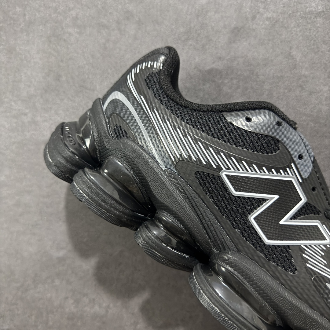 图片[6]-【公司级】New Balance NB2000 舒适百搭防滑耐磨低帮 休闲跑步鞋 New Balance 在近两年的球鞋市场屡出奇招，在经典鞋型保持进一步增长的同时，推出的每一款新鞋型也都有傲人的战绩。在 327、9060 等鞋型获得成功之后，今天 New Balance 家族又迎来了新鲜血液的注入。这双New Balance 2000 依然是融合了新旧元素的跑鞋造型，命名为 2000，或许是它的设计理念有着 Y2K 的血统。最大的亮点，在于这双鞋的中底。外侧以五个ABZORB 单元，带来极具辨识度和冲击力的视觉效果，让这双鞋在外观和脚感方面都颇具吸引力。 尺码：36 37 37.5 38 38.5 39 40 40.5 41 42 42.5 43 44 45-选品中心