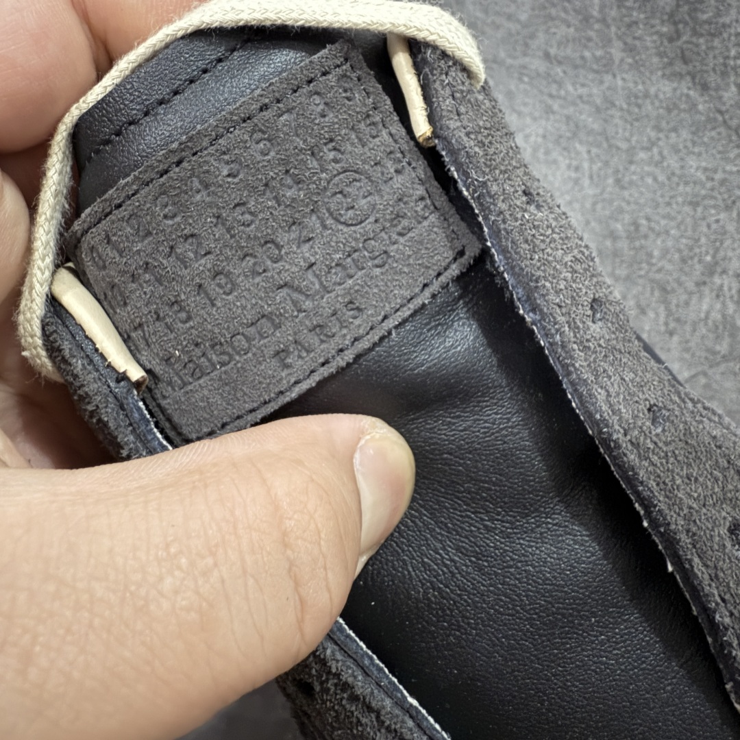 图片[4]-【渠道版】Maison Margiela MM6梅森马吉拉 Calfskin Replica 复古 德训 时尚板鞋 男女款 黑生胶 网红单品 高端外贸 平台零售专供批次 全头层软牛皮鞋面 头层羊皮内里 乳胶鞋垫 中底钢印 原版织唛 尺码：35-45 含半码-选品中心