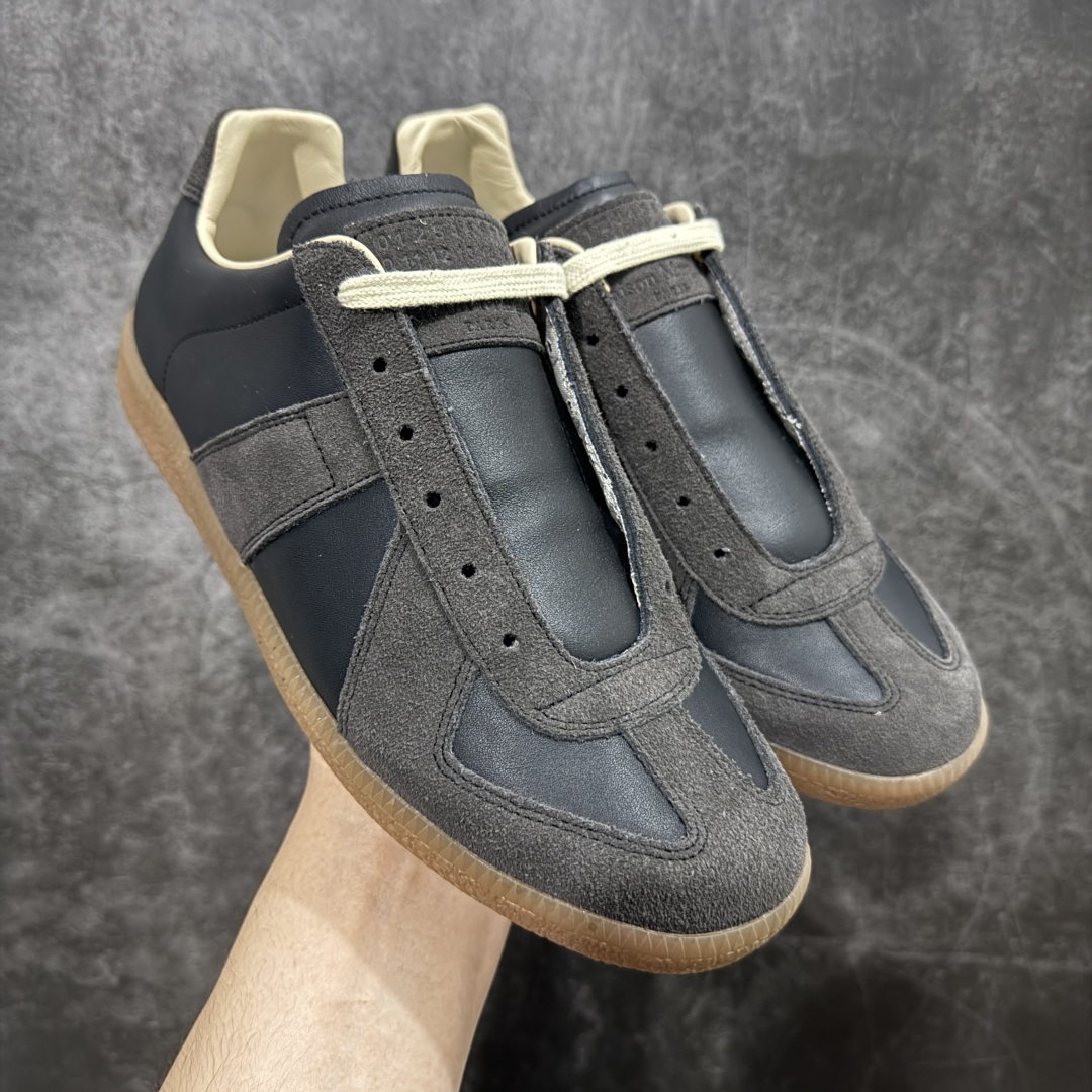 【渠道版】Maison Margiela MM6梅森马吉拉 Calfskin Replica 复古 德训 时尚板鞋 男女款 黑生胶 网红单品 高端外贸 平台零售专供批次 全头层软牛皮鞋面 头层羊皮内里 乳胶鞋垫 中底钢印 原版织唛 尺码:35-45 含半码-选品中心