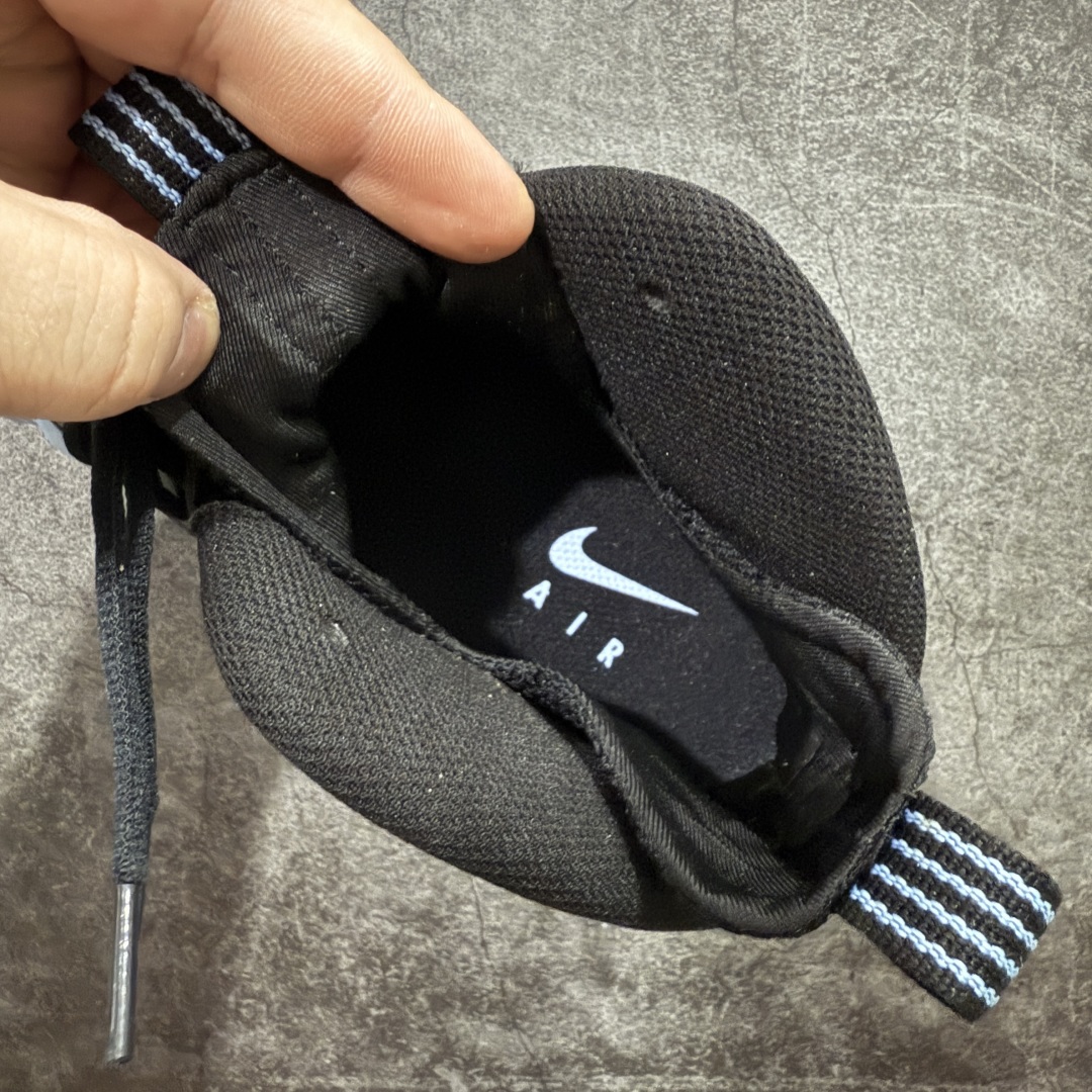 图片[7]-【莞产纯原】NK Air Foamposite One 冰蓝喷 HJ6014-400 莞产原底面 公司渠道同模具 鞋型发泡360度无死角 双层Zoom气垫植入 中底完美注胶 搭载原厂碳纤维材质 诞生于1997年的NK Air Foamposite系列可以说是整个球鞋历史上最为经典的系列之一 也就是我们常说的“喷”和“泡” 其中“喷”由Foamposite One代言人Penny的英文音译而来 而“泡”则来源于另一款鞋型 Foamposite Pro中\”pro\”的音译 在诞生初期 由于高昂的造价以及超前的外形 Foamposite系列的反对者不在少数 甚至有人认为这款鞋会毁掉整个球鞋行业 但事实证明这双灵感来自于甲虫 自带“黑科技”鞋面以及双层Zoom+大块碳板的太空球鞋不仅受到了大众的接受与追捧 并且成功的影响了篮球鞋的发展 尺码：38.5 39 40 40.5 41 42 42.5 43 44 44.5 45 46-选品中心