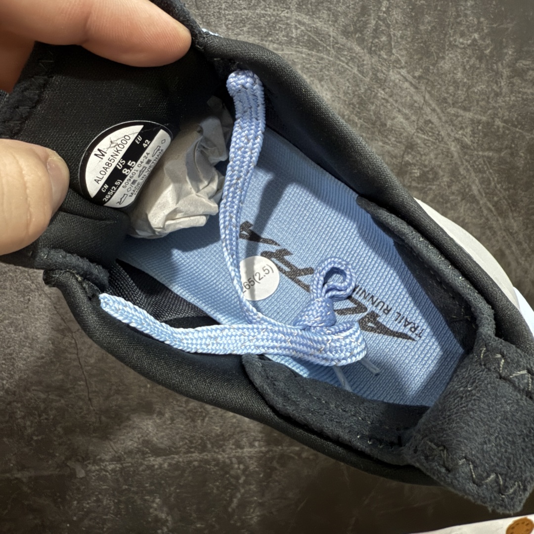 图片[6]-【纯原版】Altra OLYMPUS 6 奥创奥林匹斯六代舒适百搭防滑耐磨低帮户外跑步鞋 2009年，长跑精英运动员Golden Harper在美国犹他州创立了“Altra Footwear”，跑鞋特点是采用舒适的FootShape™M（很适鞋楦）设计和独特的BalancedCushioning™（平衡缓冲）技术，帮助遭受伤病困扰的跑者回归跑步，从而迅速积累起良好的口碑。2011年品牌迅速发展，屡获大奖。2015年开始不仅占据全美跑鞋前十，足迹更是遍布全球。2016年Altra正式进入中国市场，凭借独特的品牌风格以及出色的性能表现，三年来获得越来越多普通跑者的喜爱。销售业绩增长迅速，成为中国越野跑市场占有量前三的跑鞋品牌。 尺码：39 40 40.5 41 42 42.5 43 44 44.5 45-选品中心