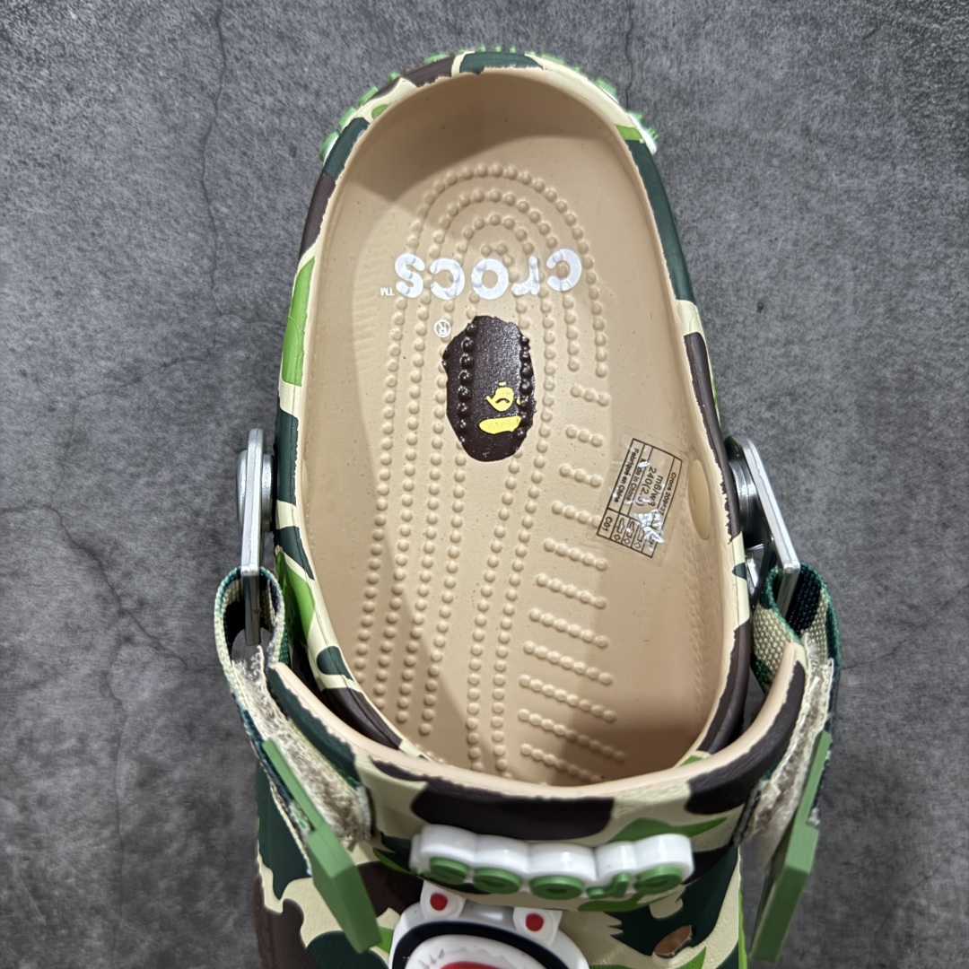 Bape x crocs classic clog卡骆驰 Classic clog 迷彩印花 舒适百搭 洞洞鞋