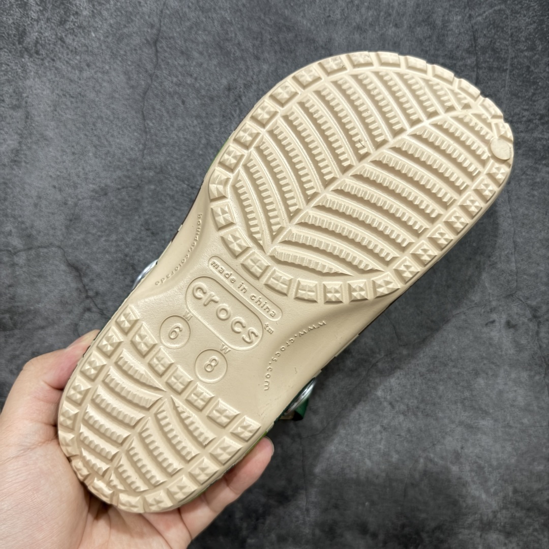 Bape x crocs classic clog卡骆驰 Classic clog 迷彩印花 舒适百搭 洞洞鞋