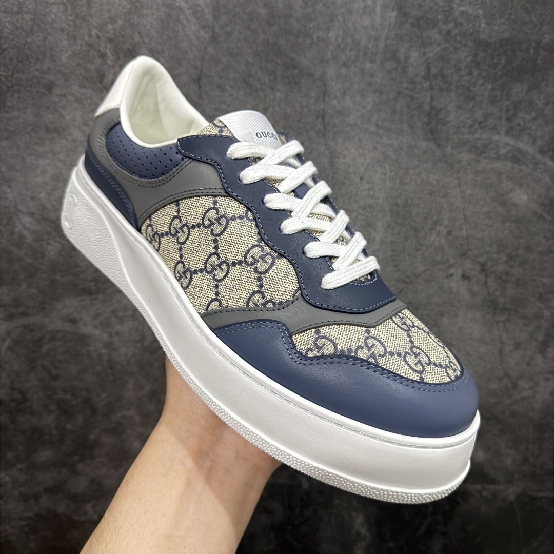 图片[3]-【HS顶级礼盒版】Gucci 2025全新升级版 GG情侣款厚底饼干鞋 小白鞋运动平板鞋 原版原色，配航空礼盒包装 明星 网红 小红书等必定种草打call❤ 原版定制牛皮面料(经典老花布，穿孔，压纹工艺)，原版底有大Gucci Logo，后跟还有个GG Logo， 原版定制，超柔软牛皮内里，牛皮垫脚👍 5cm*厚底，经典gucci织带 尺码：40-45-选品中心