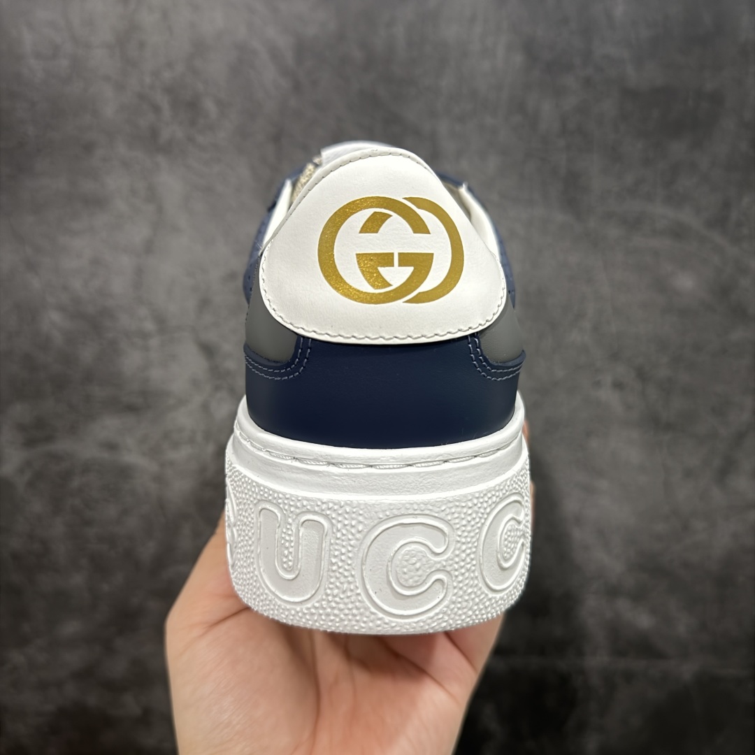 图片[4]-【HS顶级礼盒版】Gucci 2025全新升级版 GG情侣款厚底饼干鞋 小白鞋运动平板鞋 原版原色，配航空礼盒包装 明星 网红 小红书等必定种草打call❤ 原版定制牛皮面料(经典老花布，穿孔，压纹工艺)，原版底有大Gucci Logo，后跟还有个GG Logo， 原版定制，超柔软牛皮内里，牛皮垫脚👍 5cm*厚底，经典gucci织带 尺码：40-45-选品中心