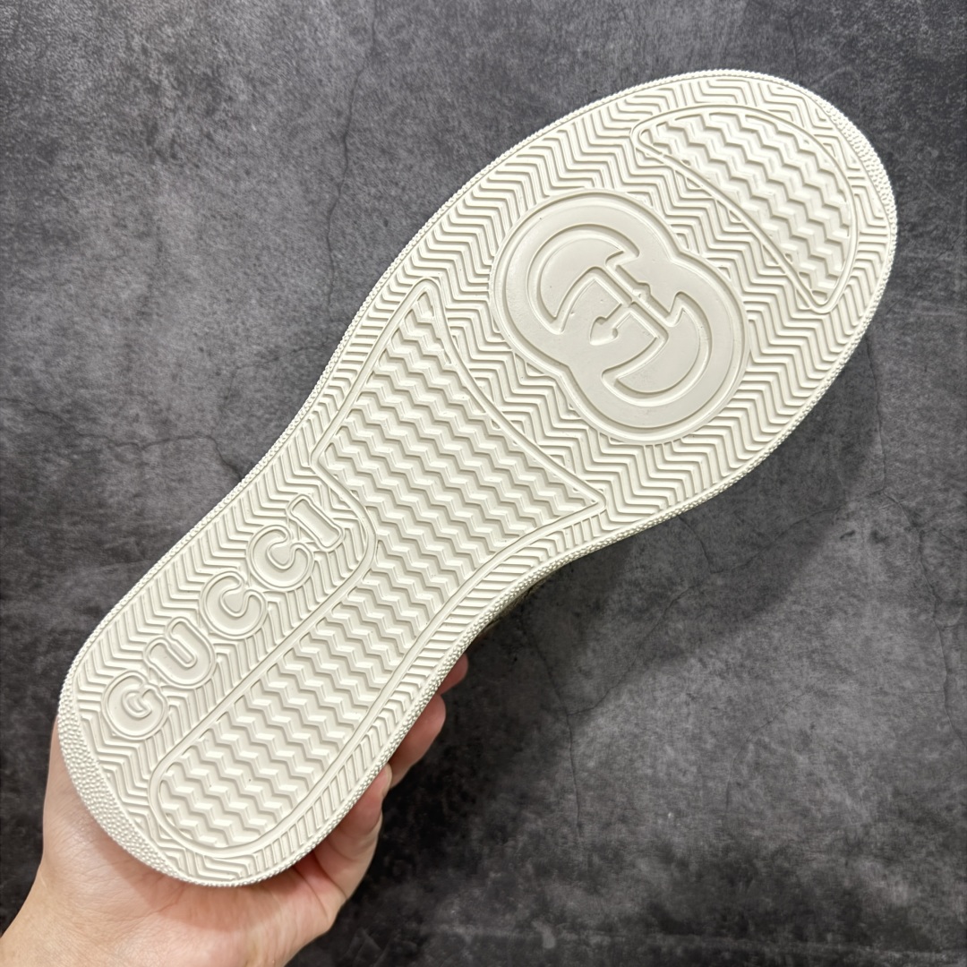 图片[9]-【HS顶级礼盒版】Gucci 2025全新升级版 GG情侣款厚底饼干鞋 小白鞋运动平板鞋 原版原色，配航空礼盒包装 明星 网红 小红书等必定种草打call❤ 原版定制牛皮面料(经典老花布，穿孔，压纹工艺)，原版底有大Gucci Logo，后跟还有个GG Logo， 原版定制，超柔软牛皮内里，牛皮垫脚👍 5cm*厚底，经典gucci织带 尺码：40-45-选品中心
