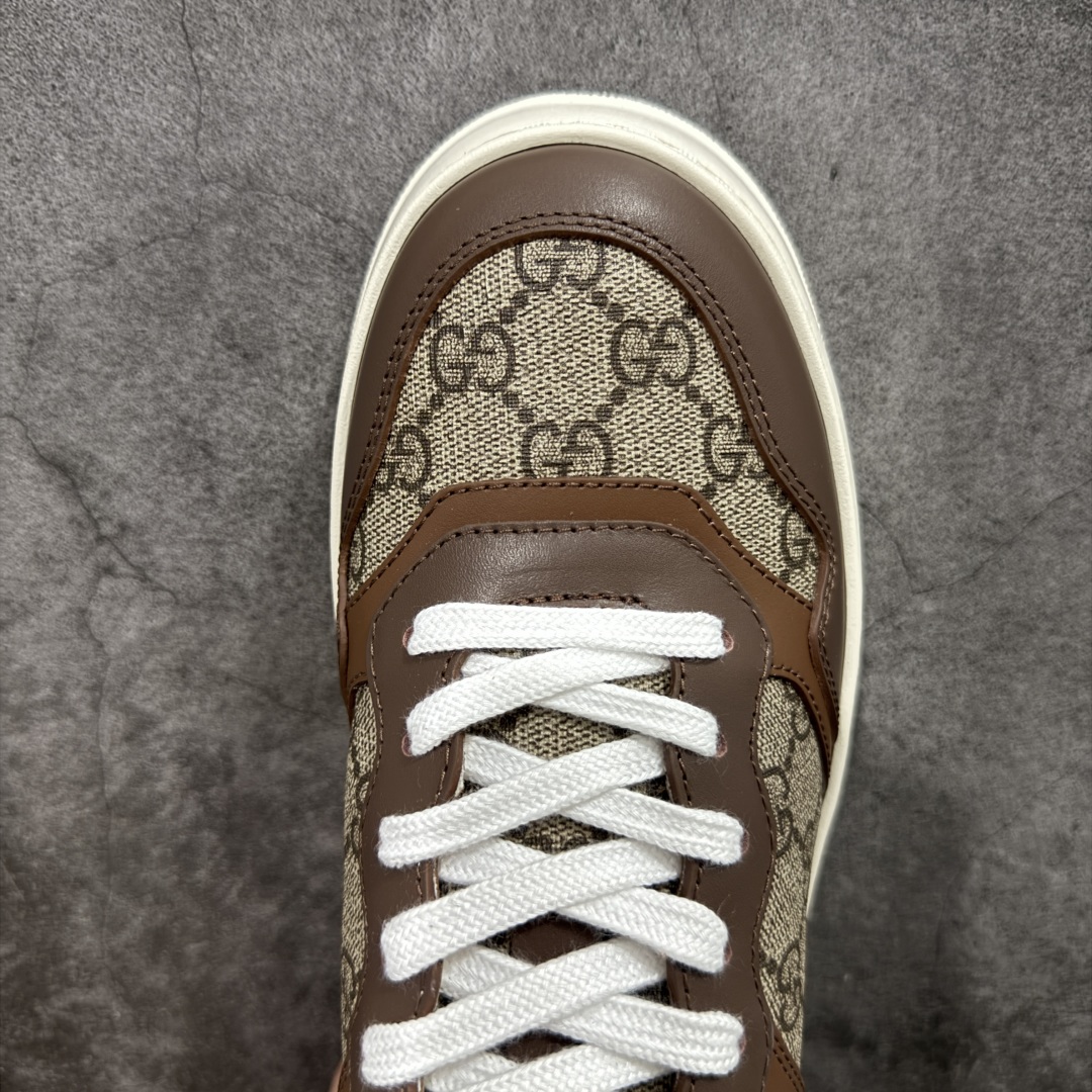 图片[5]-【HS顶级礼盒版】Gucci 2025全新升级版 GG情侣款厚底饼干鞋 小白鞋运动平板鞋 原版原色，配航空礼盒包装 明星 网红 小红书等必定种草打call❤ 原版定制牛皮面料(经典老花布，穿孔，压纹工艺)，原版底有大Gucci Logo，后跟还有个GG Logo， 原版定制，超柔软牛皮内里，牛皮垫脚👍 5cm*厚底，经典gucci织带 尺码：40-45-选品中心