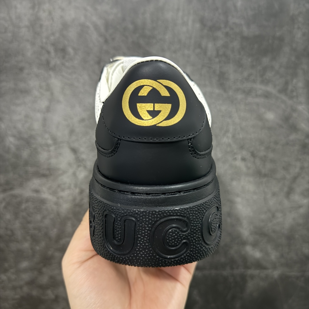 图片[4]-【HS顶级礼盒版】Gucci 2025全新升级版 GG情侣款厚底饼干鞋 小白鞋运动平板鞋 原版原色，配航空礼盒包装 明星 网红 小红书等必定种草打call❤ 原版定制牛皮面料(经典老花布，穿孔，压纹工艺)，原版底有大Gucci Logo，后跟还有个GG Logo， 原版定制，超柔软牛皮内里，牛皮垫脚👍 5cm*厚底，经典gucci织带 尺码：35-45-选品中心