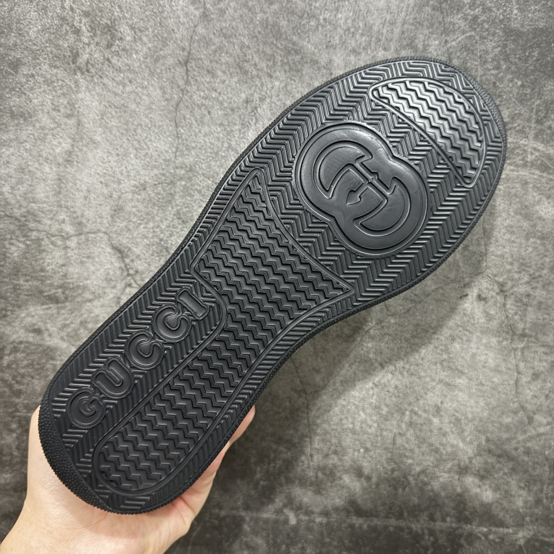 图片[9]-【HS顶级礼盒版】Gucci 2025全新升级版 GG情侣款厚底饼干鞋 小白鞋运动平板鞋 原版原色，配航空礼盒包装 明星 网红 小红书等必定种草打call❤ 原版定制牛皮面料(经典老花布，穿孔，压纹工艺)，原版底有大Gucci Logo，后跟还有个GG Logo， 原版定制，超柔软牛皮内里，牛皮垫脚👍 5cm*厚底，经典gucci织带 尺码：35-45-选品中心