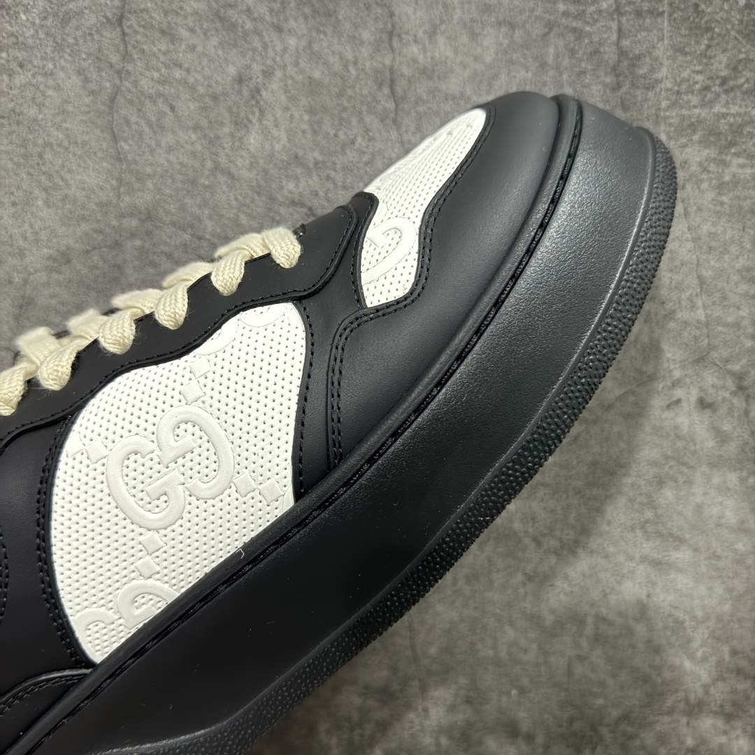 图片[6]-【HS顶级礼盒版】Gucci 2025全新升级版 GG情侣款厚底饼干鞋 小白鞋运动平板鞋 原版原色，配航空礼盒包装 明星 网红 小红书等必定种草打call❤ 原版定制牛皮面料(经典老花布，穿孔，压纹工艺)，原版底有大Gucci Logo，后跟还有个GG Logo， 原版定制，超柔软牛皮内里，牛皮垫脚👍 5cm*厚底，经典gucci织带 尺码：35-45-选品中心