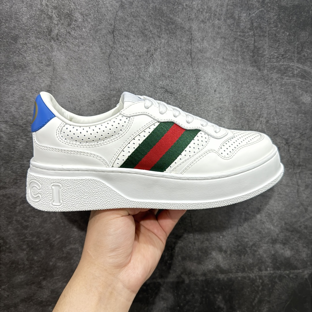 【HS顶级礼盒版】Gucci 2025全新升级版 GG情侣款厚底饼干鞋 小白鞋运动平板鞋 原版原色,配航空礼盒包装 明星 网红 小红书等必定种草打call❤ 原版定制牛皮面料(经典老花布,穿孔,压纹工艺),原版底有大Gucci Logo,后跟还有个GG Logo, 原版定制,超柔软牛皮内里,牛皮垫脚👍 5cm*厚底,经典gucci织带 尺码:35-45-选品中心