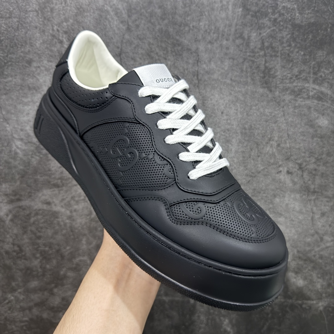 图片[3]-【HS顶级礼盒版】Gucci 2025全新升级版 GG情侣款厚底饼干鞋 小白鞋运动平板鞋 原版原色，配航空礼盒包装 明星 网红 小红书等必定种草打call❤ 原版定制牛皮面料(经典老花布，穿孔，压纹工艺)，原版底有大Gucci Logo，后跟还有个GG Logo， 原版定制，超柔软牛皮内里，牛皮垫脚👍 5cm*厚底，经典gucci织带 尺码：40-45-选品中心