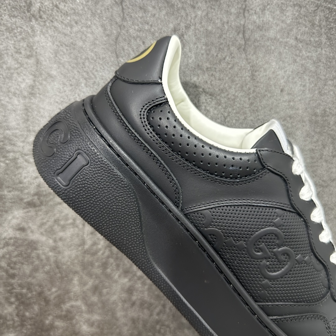 图片[7]-【HS顶级礼盒版】Gucci 2025全新升级版 GG情侣款厚底饼干鞋 小白鞋运动平板鞋 原版原色，配航空礼盒包装 明星 网红 小红书等必定种草打call❤ 原版定制牛皮面料(经典老花布，穿孔，压纹工艺)，原版底有大Gucci Logo，后跟还有个GG Logo， 原版定制，超柔软牛皮内里，牛皮垫脚👍 5cm*厚底，经典gucci织带 尺码：40-45-选品中心