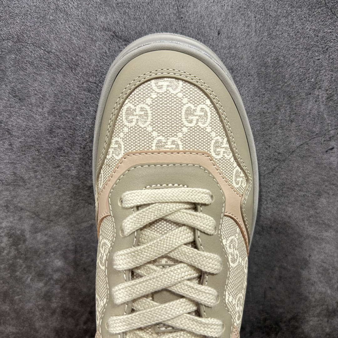 图片[5]-【HS顶级礼盒版】Gucci 2025全新升级版 GG情侣款厚底饼干鞋 小白鞋运动平板鞋 原版原色，配航空礼盒包装 明星 网红 小红书等必定种草打call❤ 原版定制牛皮面料(经典老花布，穿孔，压纹工艺)，原版底有大Gucci Logo，后跟还有个GG Logo， 原版定制，超柔软牛皮内里，牛皮垫脚👍 5cm*厚底，经典gucci织带 尺码：35-39-选品中心