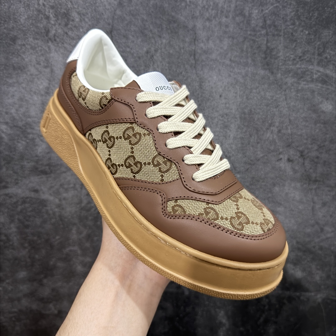 图片[3]-【HS顶级礼盒版】Gucci 2025全新升级版 GG情侣款厚底饼干鞋 小白鞋运动平板鞋 原版原色，配航空礼盒包装 明星 网红 小红书等必定种草打call❤ 原版定制牛皮面料(经典老花布，穿孔，压纹工艺)，原版底有大Gucci Logo，后跟还有个GG Logo， 原版定制，超柔软牛皮内里，牛皮垫脚👍 5cm*厚底，经典gucci织带 尺码：35-45-选品中心