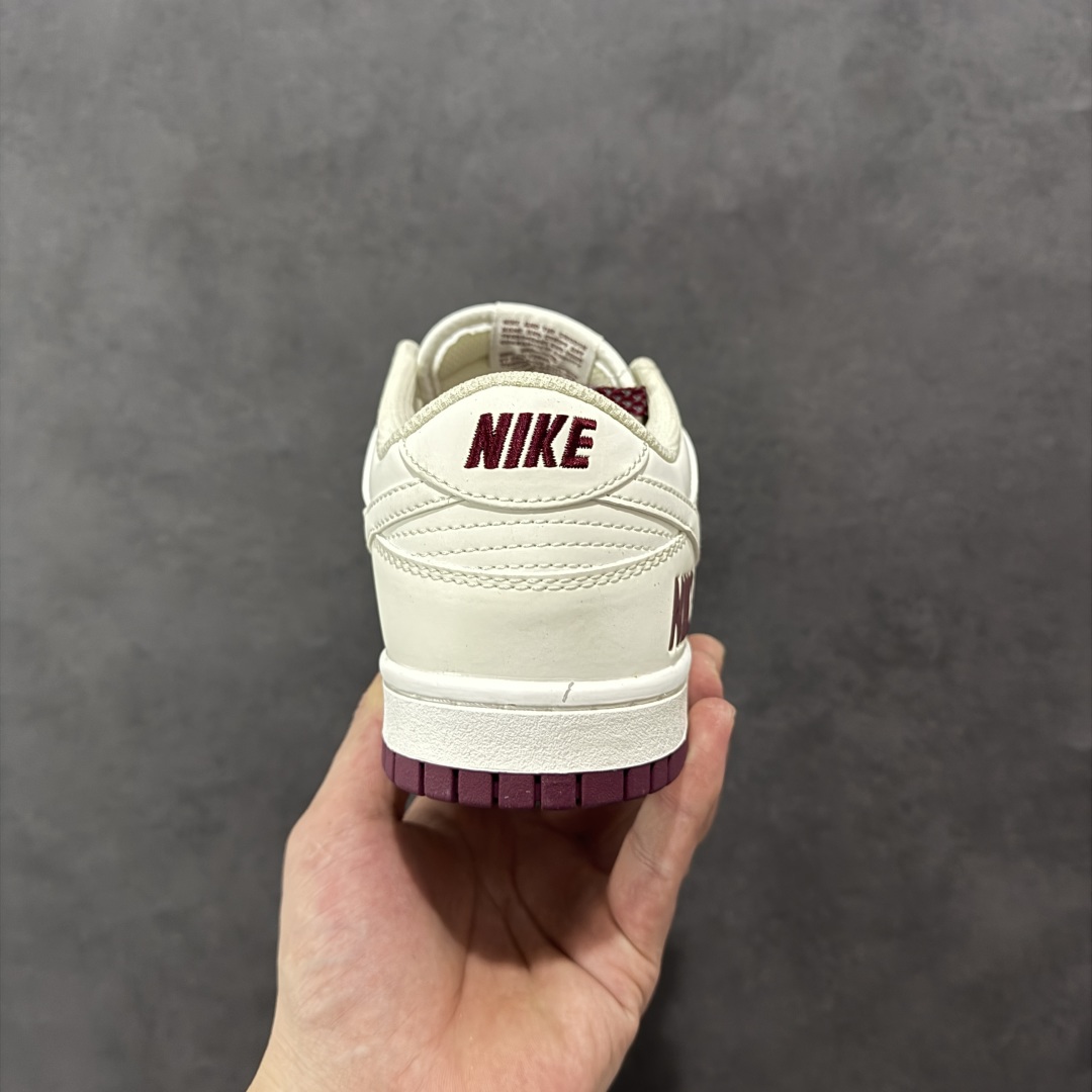 【定制版】Nike SB Dunk Low 联名三勾 米酒红 配色低帮休闲运动滑板板鞋 3M反光 NK5639-322