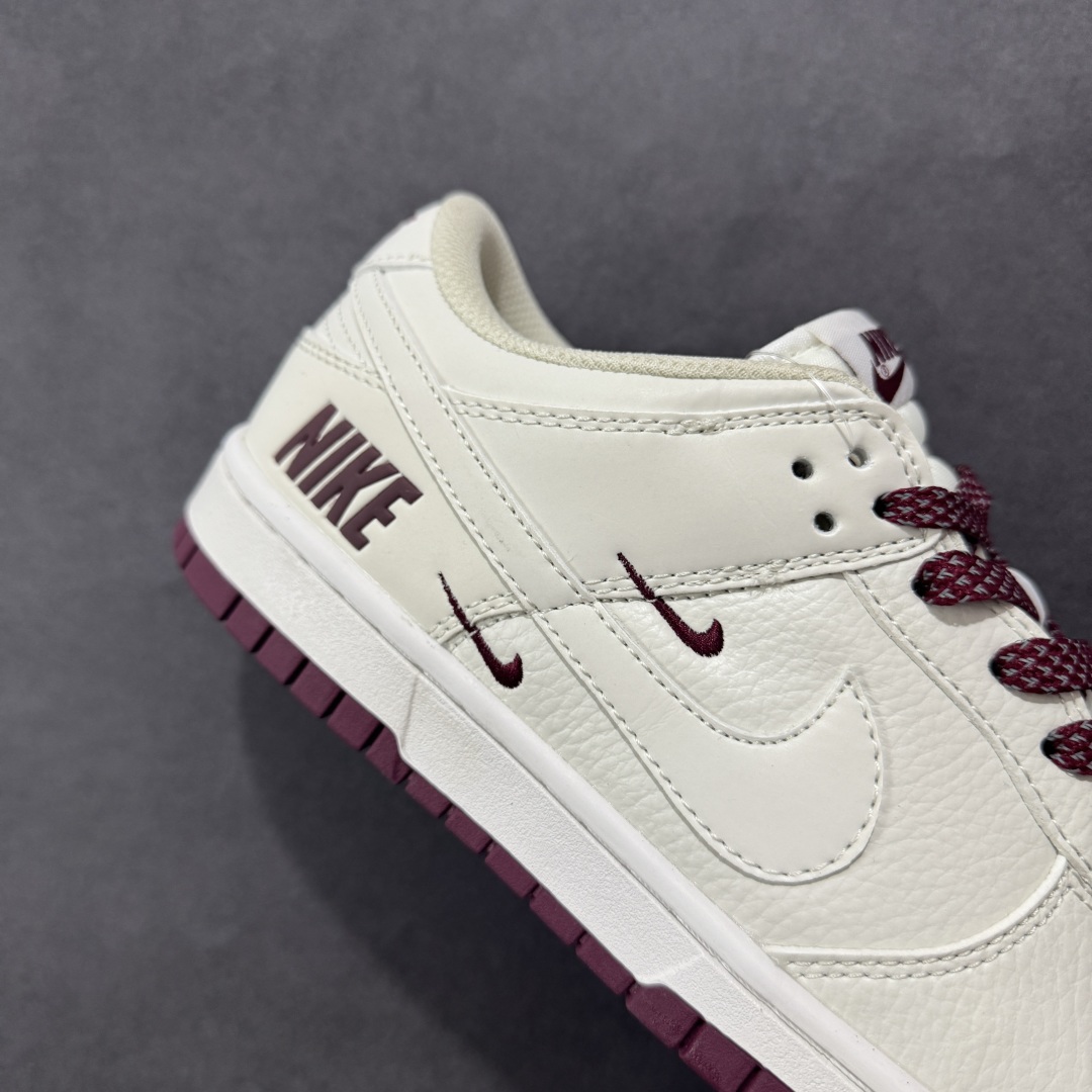 【定制版】Nike SB Dunk Low 联名三勾 米酒红 配色低帮休闲运动滑板板鞋 3M反光 NK5639-322