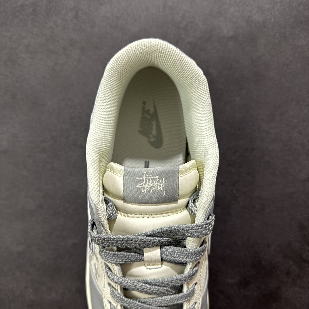 【定制版】Nike SB Dunk Low 斯图西联名 亮灰涂鸦 周年高端定制 低帮休闲板鞋 XS6089-588