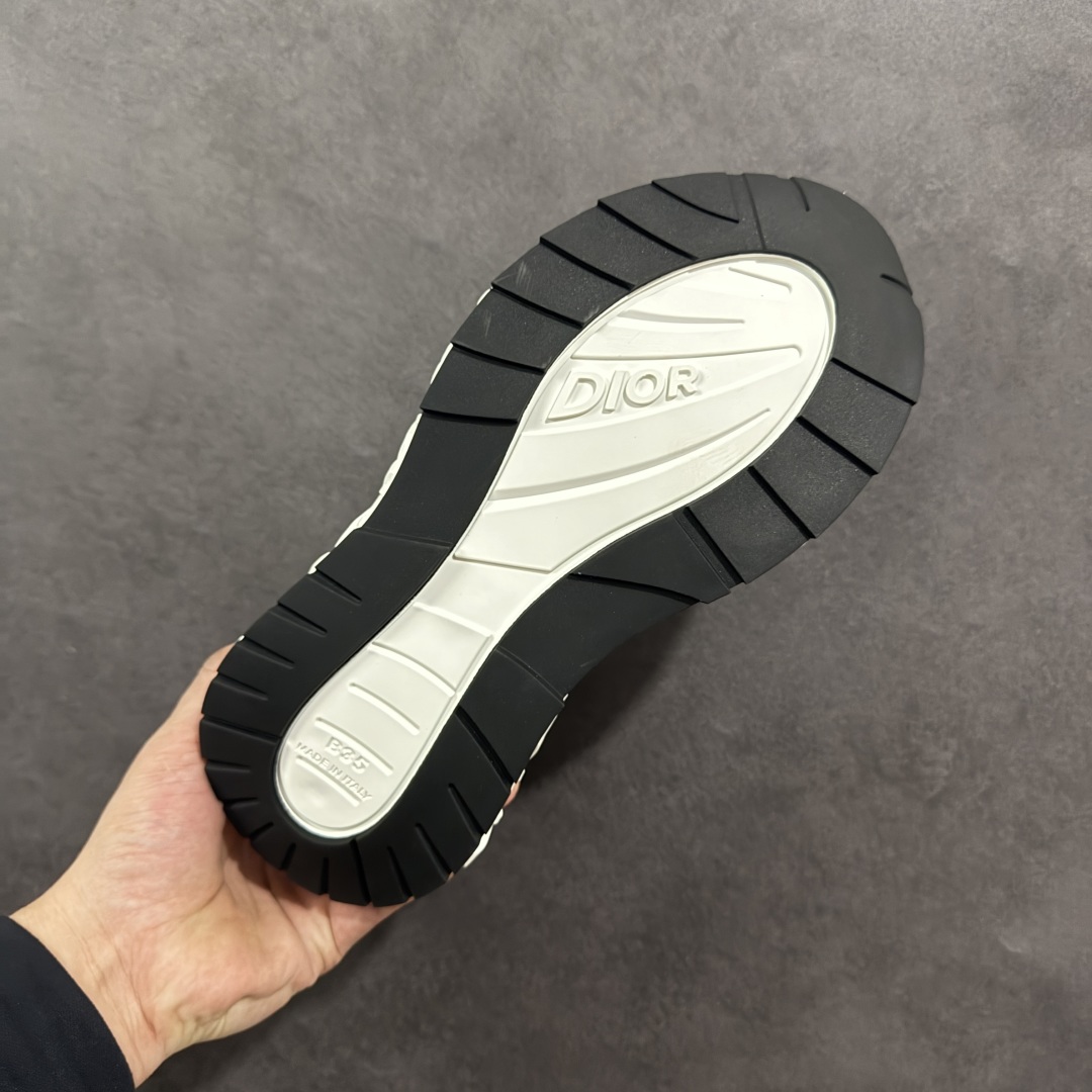 图片[9]-【广东纯原版本】Dior迪奥B35最新款老爹运动鞋 秋季新品，以时髦复古风格丰富经典系列。精心制作，可全年与休闲造型搭配 顺应复古市场的趋势的 Dad Shoes风格鞋款鞋舌上的Dior标志 也注明了这双鞋是运用了质感细腻的皮革和网眼布面材质拼接成鞋身，鞋身两侧有显眼的字母CD 表明身份，鞋身多处线条勾勒细节 让鞋子看起来不那么单调、复古立体感十足！配送专柜精美包装 面料：原版定制牛皮 内里：进口透气网里 鞋底：开模防滑大底 尺码： 39-46-选品中心