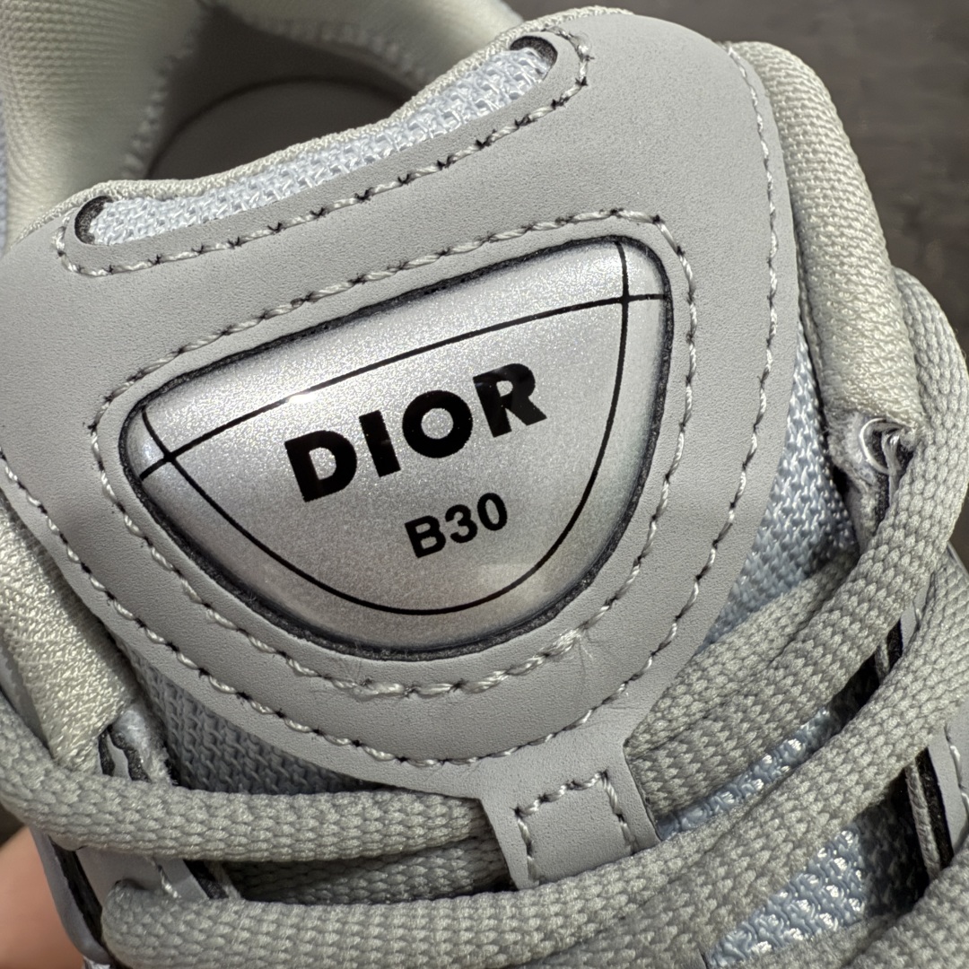 图片[6]-【总裁版】Dior B30 迪奥网眼织物低帮运动休闲鞋 原版开模 海淘专供品质同渠道货源 全套专柜原装配件 该款系列采用黑网色眼织物白和色科技料面精心制 作饰以反光“CD30”图形标志 外格轻盈的刻雕效果橡胶鞋搭底配标志性点的缀提升格调 内弹部力细节塑造想理的舒适穿着体验可与各休式闲造型配搭 彰显尚时现代的运风动范 正常尺码：39 40 41 42 43 44 45-选品中心