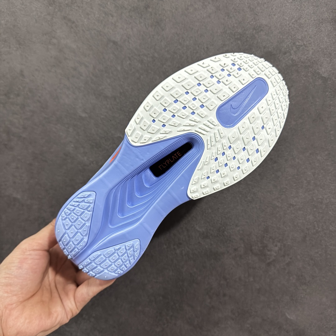 图片[9]-【公司级】NK ZoomX Invincible Run Flyknit 6 轻量跑鞋 飞织低帮休闲运动慢跑鞋 厚底增高 老爹鞋 此鞋专为短跑运动员而生 是为 5 至 10 公里距离的赛事和训练打造 整体设计采用流线型的轻质工程网眼材质构成鞋面 并与其他 Running 旗舰鞋款同样搭载全脚掌 ZoomX 缓冲中底 搭配 Pebax 物料与橡胶外底 ZoomX StreakFly 首发配色以Prototype呈现 其灵感是来自开发期间的磨损测试 透过编号的标记与内侧的预期跑步距离突出研发过程 货号： HJ7038-100 尺码：36 36.5 37.5 38 38.5 39 40 40.5 41 42 42.5 43 44 45-选品中心