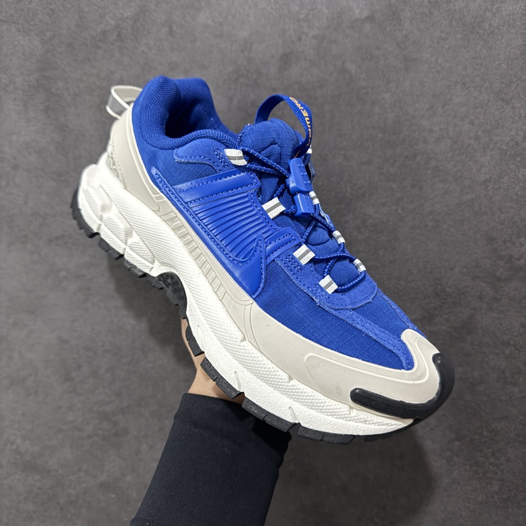 图片[3]-【PE版本】NK Zoom Vomero 5 Roam 佛莫罗5代徒步版系列经典复古增高厚底休闲运动慢跑鞋 FV2295-400 Vomero Roam「漫游鞋」舒适性典范 工学拒水鞋面+ Air Zoom缓震配置无惧雨水 不受天气左右 助你灵活迈步 再加上厚实衬里和橡胶挡泥片 有效御寒不厚重 雨天照样利落出街 中性色调搭配简洁织物 打造百搭属性低调出街or高调亮相 都看你的男女同款不同色 轻松get多元风格 尺码：36 36.5 37.5 38 38.5 39 40 40.5 41 42 42.5 43 44 44.5 45-选品中心