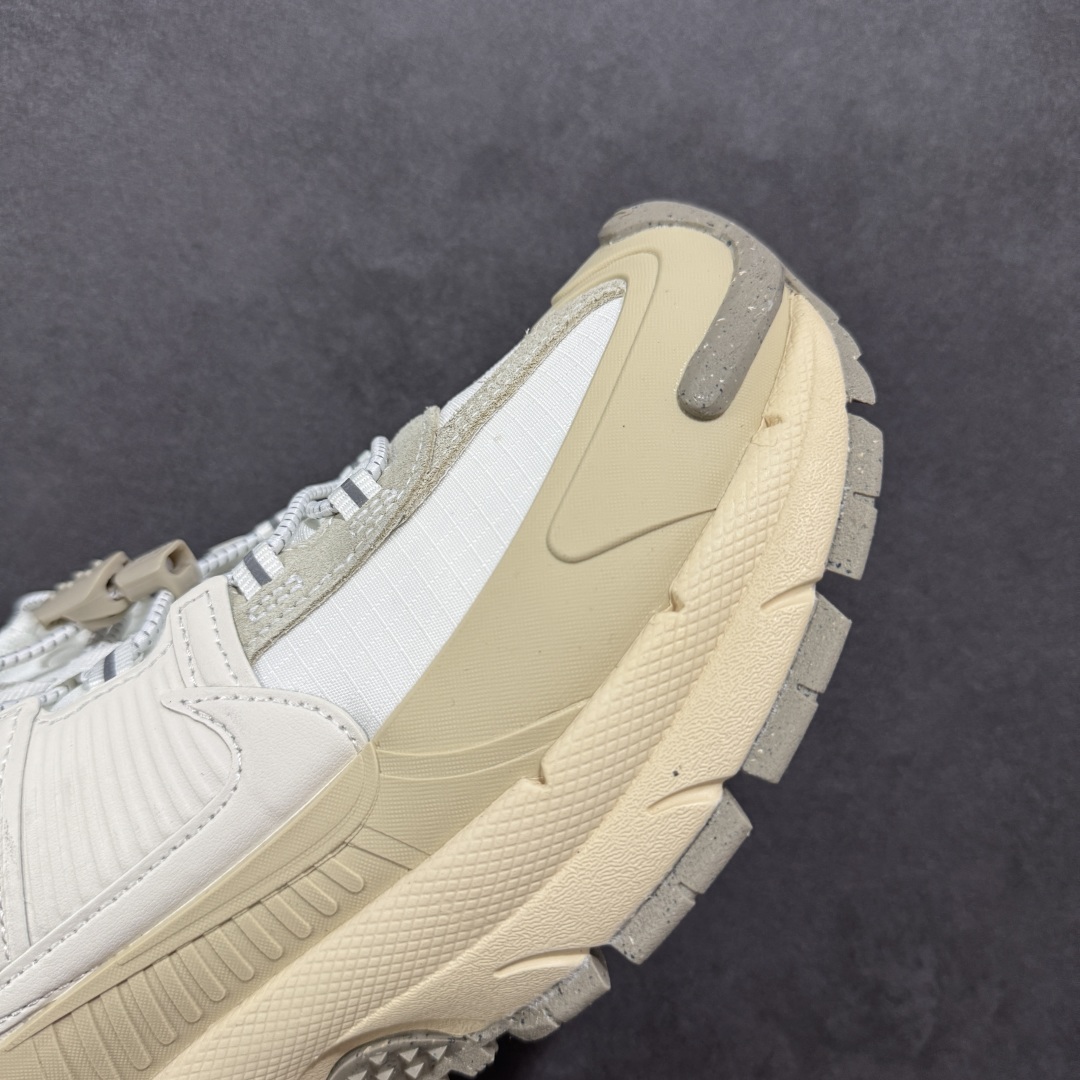 图片[5]-【PE版本】NK Zoom Vomero 5 Roam 佛莫罗5代徒步版系列经典复古增高厚底休闲运动慢跑鞋 HV2295-101 Vomero Roam「漫游鞋」舒适性典范 工学拒水鞋面+ Air Zoom缓震配置无惧雨水 不受天气左右 助你灵活迈步 再加上厚实衬里和橡胶挡泥片 有效御寒不厚重 雨天照样利落出街 中性色调搭配简洁织物 打造百搭属性低调出街or高调亮相 都看你的男女同款不同色 轻松get多元风格 尺码：36 36.5 37.5 38 38.5 39 40 40.5 41 42 42.5 43 44 44.5 45-选品中心