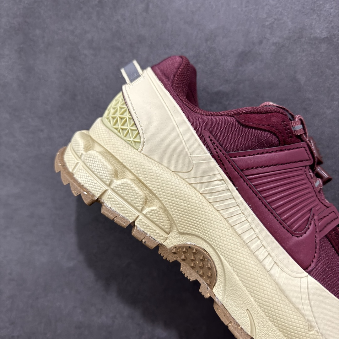 图片[6]-【PE版本】NK Zoom Vomero 5 Roam 佛莫罗5代徒步版系列经典复古增高厚底休闲运动慢跑鞋 HQ2181-700 Vomero Roam「漫游鞋」舒适性典范 工学拒水鞋面+ Air Zoom缓震配置无惧雨水 不受天气左右 助你灵活迈步 再加上厚实衬里和橡胶挡泥片 有效御寒不厚重 雨天照样利落出街 中性色调搭配简洁织物 打造百搭属性低调出街or高调亮相 都看你的男女同款不同色 轻松get多元风格 尺码：36 36.5 37.5 38 38.5 39 40 40.5 41 42 42.5 43 44 44.5 45-选品中心