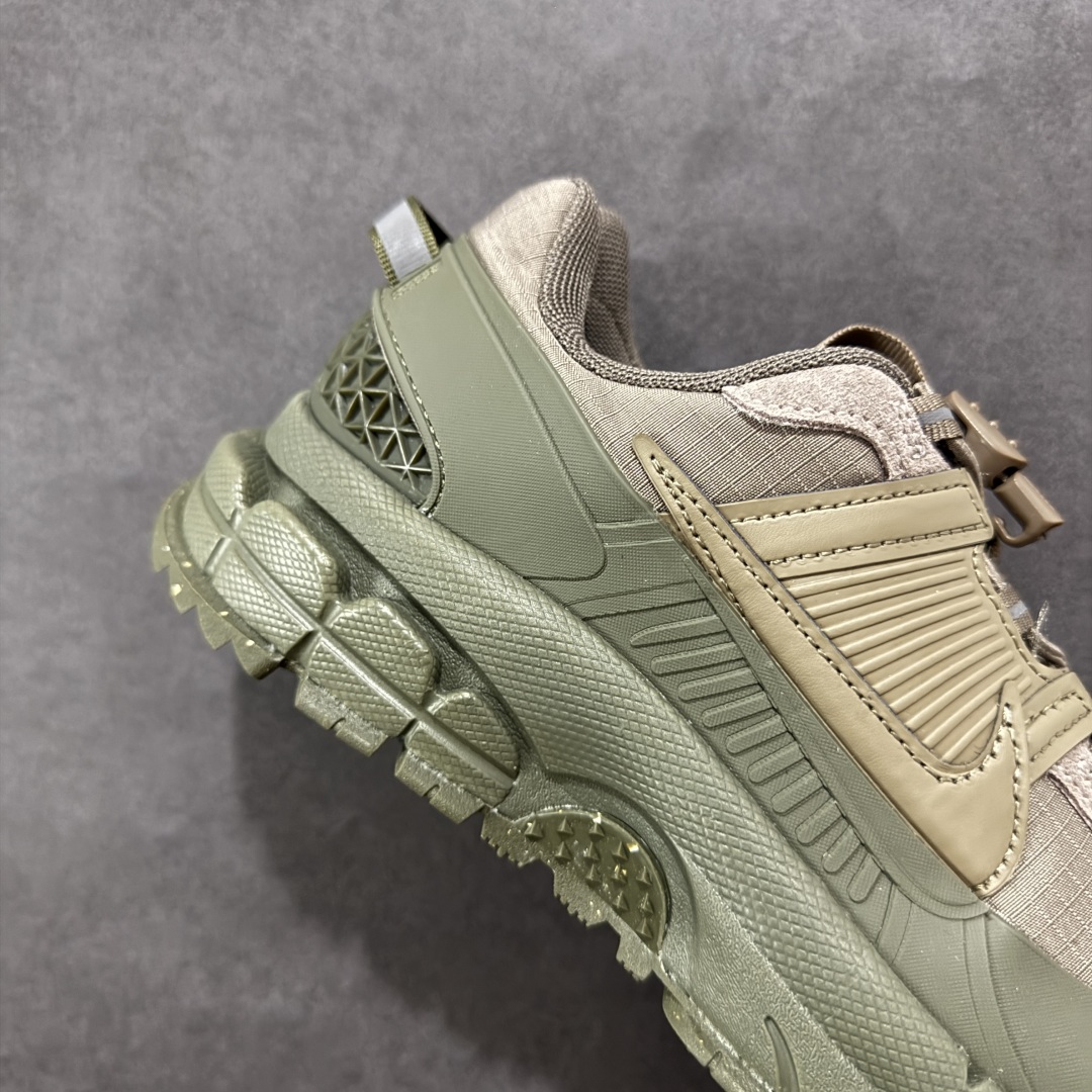 图片[6]-【PE版本】NK Zoom Vomero 5 Roam 佛莫罗5代徒步版系列经典复古增高厚底休闲运动慢跑鞋 FV2295-201 Vomero Roam「漫游鞋」舒适性典范 工学拒水鞋面+ Air Zoom缓震配置无惧雨水 不受天气左右 助你灵活迈步 再加上厚实衬里和橡胶挡泥片 有效御寒不厚重 雨天照样利落出街 中性色调搭配简洁织物 打造百搭属性低调出街or高调亮相 都看你的男女同款不同色 轻松get多元风格 尺码：36 36.5 37.5 38 38.5 39 40 40.5 41 42 42.5 43 44 44.5 45-选品中心