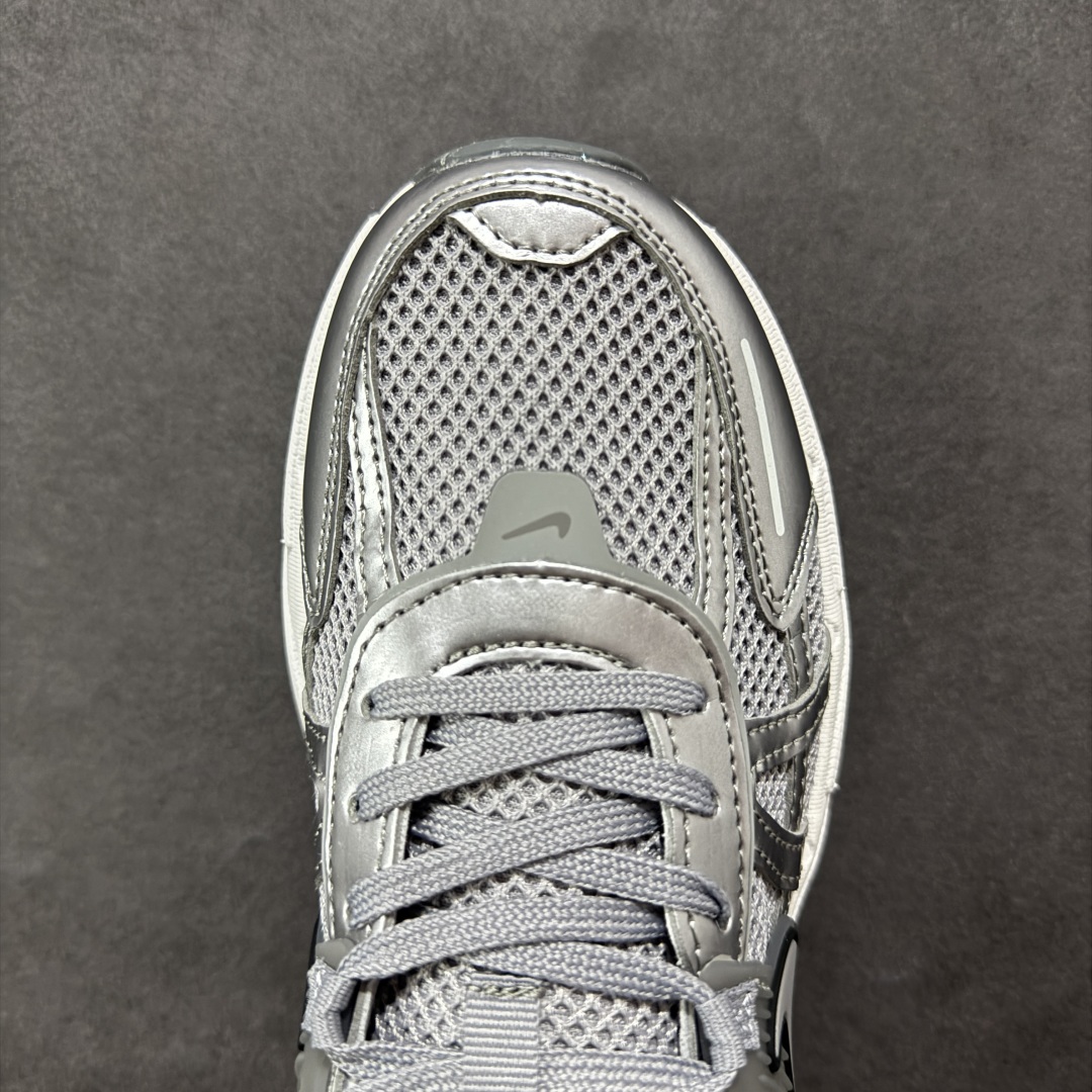 图片[8]-【公司级】NK V2k Runtekk 复古老爹鞋跑步鞋 FD0736-008 材质上使用大面积网眼 皮革 TPU 组成 支撑和透气性肯定不错 中底处由 Cushlon 泡绵打造 保证在压马路时可以提供优秀脚感 并通过一手做旧氧化效果突出复古感 中底造型很容易让大家联想到巴黎世家3XL 增高效果同样不能忽视 尺码：36 36.5 37.5 38 38.5 39 40-选品中心