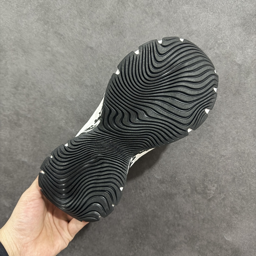 图片[9]-【公司级】Adidas Vento XLG MTW 脉冲系列 复古休闲老爹鞋 官方同步上架 鞋面是透气网面和皮革拼接 脚感轻盈 不闷汗 每次穿着跑步都感觉脚底在自由呼吸 鞋底是adidas经典的防滑设计 纹路很深 抓地力超稳 低帮设计很显脚踝纤细 却不失满满的包围安全感 货号： KI0576  尺码：35.5 36 36.5 37 38 38.5 39 40 40.5 41 42 42.5 43 44 45-选品中心