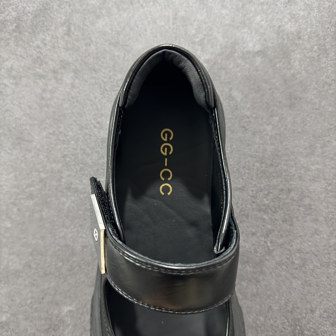 图片[7]-【公司级】新晋潮流鞋靴品牌GGCC夏季新款 4.5cm厚底【银河微光】陈都灵同款 GG-CC 厚底jk芭蕾舞 法式玛丽珍单鞋 夏季踏青舒适度和少女感我都要 金属方扣实属摩登小心机 舒适!百搭性!摩登圆润饱满楦头! 纹裂金属牛皮!柔韧有型!光泽雅致 羊皮革垫脚!亲肤细腻!透气舒爽! 优化比例!视觉增高! 橡胶大底止滑耐磨步稳回弹! 给#女生的宝藏休闲鞋 货号：G25U4817 尺码：35 36 37 38 39 40-选品中心