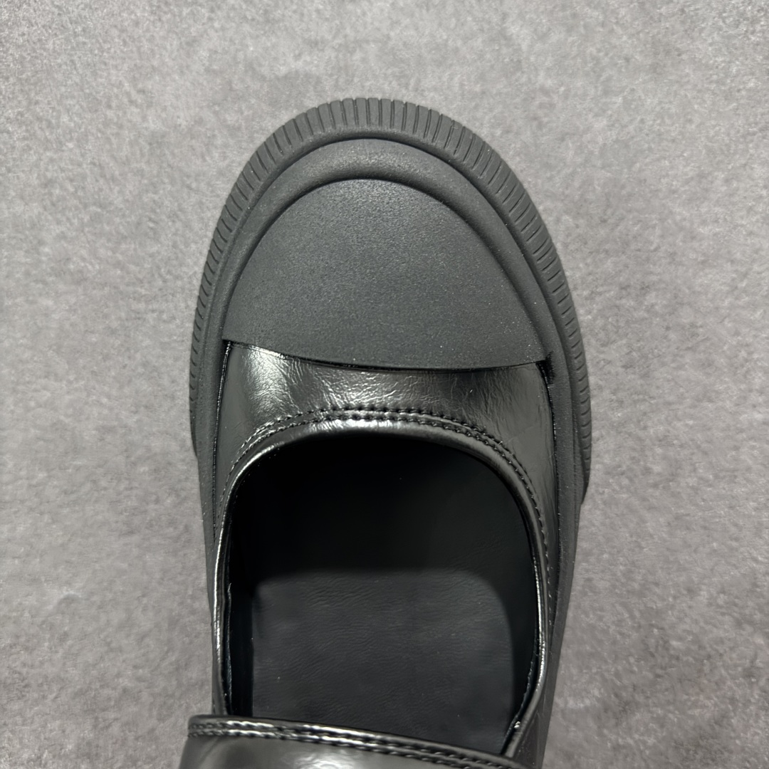 图片[8]-【公司级】新晋潮流鞋靴品牌GGCC夏季新款 4.5cm厚底【银河微光】陈都灵同款 GG-CC 厚底jk芭蕾舞 法式玛丽珍单鞋 夏季踏青舒适度和少女感我都要 金属方扣实属摩登小心机 舒适!百搭性!摩登圆润饱满楦头! 纹裂金属牛皮!柔韧有型!光泽雅致 羊皮革垫脚!亲肤细腻!透气舒爽! 优化比例!视觉增高! 橡胶大底止滑耐磨步稳回弹! 给#女生的宝藏休闲鞋 货号：G25U4817 尺码：35 36 37 38 39 40-选品中心