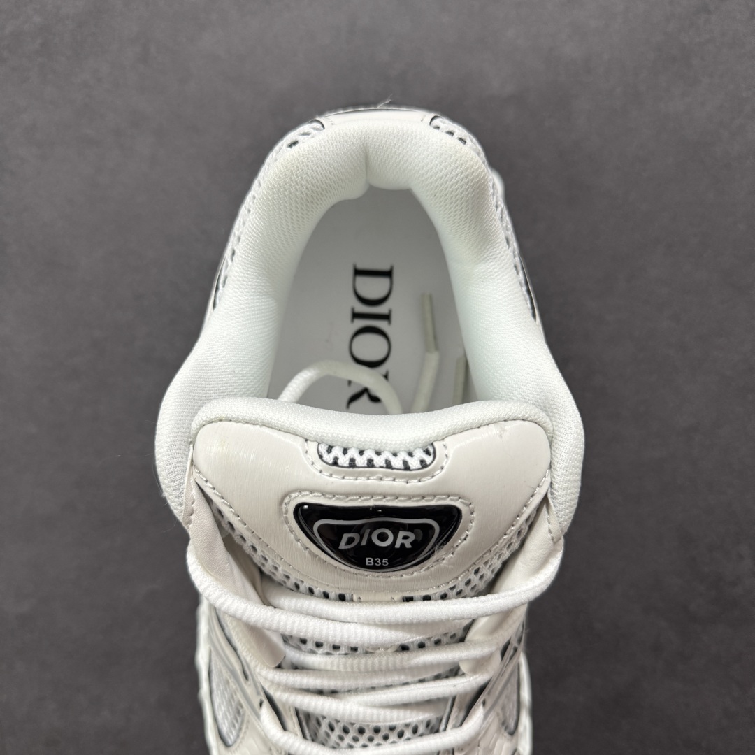 图片[7]-【顶级版本】Dior x Kaws迪奥 联名款B35胶囊系列 镂空 网面 原版购入开发 做货 这款名为B35 NXT 的新款运动鞋，采用了 3D打印技术制成镂空式鞋底，鞋身部分则是十分契合当下审美的老爹鞋样式网面拼接与流畅线条布局，将复古千禧感与现代科技感浑然融为一体；且从当前已曝光的版本来看，这双新鞋款还提供了亮色系、暗色系，以及复古低饱和色系等不同风格配色方案选择，在不同风格造型中都有着十分不俗的兼容性。将前沿科技与复古审美相结合的鞋履新作 配送专柜精美包装🛍📦 ▪面料： 原版定制进口网面+科技面料 ▪内里：定制进口透气网里 ▪鞋底：原版开模防滑橡胶材质 ▪底厚：6CM ▪尺码： 35-45-选品中心