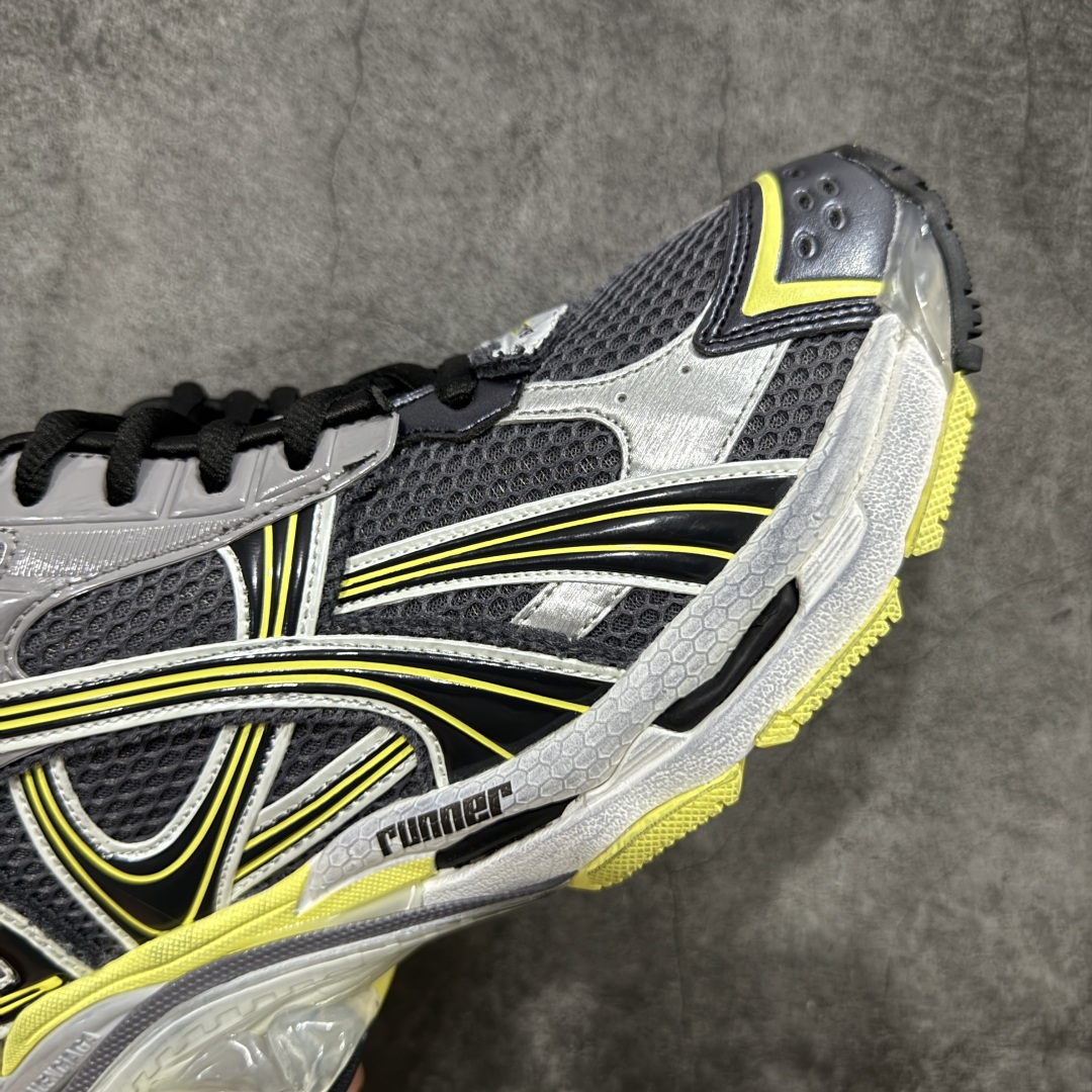 图片[6]-【纯原OK版】BALENCIAGA Runner 2.0 Sneaker 巴黎世家七代慢跑系列低帮复古野跑潮流运动鞋老爹鞋 尼龙和网布材质 磨损效果 鞋头边缘印有尺码 背面浮印尺码 外侧印有跑者徽标 鞋舌刺绣 Balenciaga 品牌标识 鞋跟背面 Balenciaga品牌标识 材质采用65%聚氨酯、35%聚酯纤维 全新 Runner 鞋型轮廓借鉴于 2000 年初的复古线条 搭载大网眼面料制成鞋面基础，由粉色、白色尼龍与橡胶质地覆盖鞋面诠释线条感 当中透过几道手缝线与折损痕更是精准的掌握历经时间淬炼的破旧痕迹 延续其手法至鞋领、鞋跟、鞋带、中底等部分均饰有破损及脏污之貌 尤其是鞋领处与鞋带孔眼条更是采用不规则做旧技术将内容物泡棉随机露出 尺码：35 36 37 38 39 40 41 42 43 44 45 46-选品中心