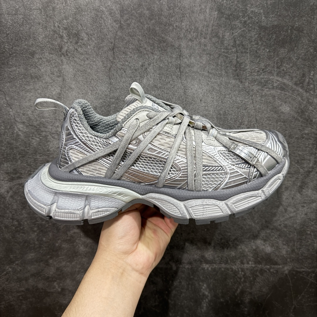 【OK版】巴黎3XL 蜘蛛侠绑带 银灰色 Balenciaga巴黎世家 24ss 绑带做旧款 巴黎十代网眼潮流百搭低帮老爹鞋 灰色 慢工出细活 最后出即最强 皮料钢丝纹高频工艺 整体鞋面及大底做旧 网眼破坏磨毛效果 各个方面均无可挑剔 货号:778698W3XLL9191 尺码:35-45 偏大一码 建议比正常运动鞋买小一号-选品中心