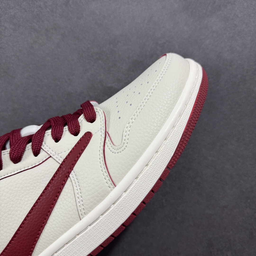 图片[5]-【定制版】Travis Scott x Fragment Design x Air Jordan 1 Low OG SP AJ1 闪电联名 低帮文化休闲板鞋 LK1099-066  #多方联名合作融合了Travis Scott 独特的音乐风格，藤原浩个性的设计风格以及Jordan品牌的经典元素 使其成为一双具有独特身份和价值的鞋子 清新而立体的外观加上联名标识更突出了其独特身份 这种配色方案显示出活力和时尚感 在视觉上引人注目 鞋身的质感和细腻的细节处理使其显得高端而格调十足 这款“倒钩”联名是设计与创意完美结合 融合多方的个性风格是一款备受瞩目的潮流鞋款  尺码：36 36.5 37.5 38 38.5 39 40 40.5 41 42 42.5 43 44 44.5 45-选品中心