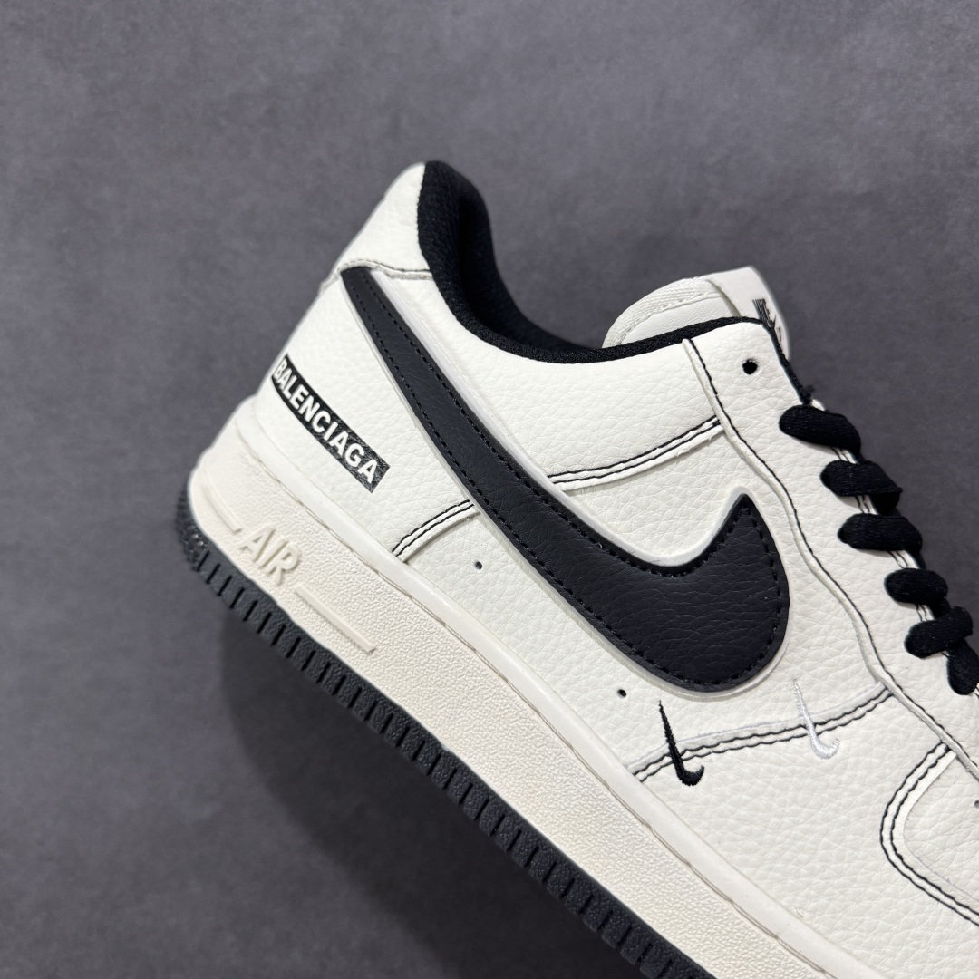 图片[6]-【定制版】Balenciaga x Nike Air Force 1\’07 Low 联名三勾 米黑 空军一号低帮休闲版鞋 FR0538-090  定制皮料 原楦头原纸板 纯正空军版型 内置全掌气垫  尺码：36 36.5 37.5 38 38.8 39 40 40.5 41 42 42.5 43 44 44.5 45-选品中心