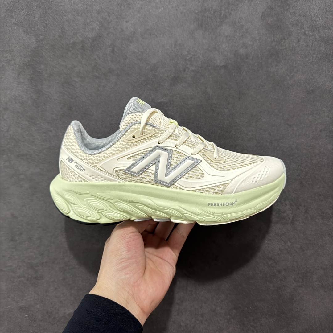 【顶级纯原】New Balance NB Fresh Foam Evoz舒适耐磨低帮跑步鞋 受到Fresh Foam舒适骑行的启发跑鞋将毛绒舒适感提升到一个新的水平这款鞋旨在提供我们柔软 缓震的足底体验采用FreshFoam技术可平衡巅峰性能和一流的缓震性能 货号: UTRNWA 尺码:40-45-选品中心