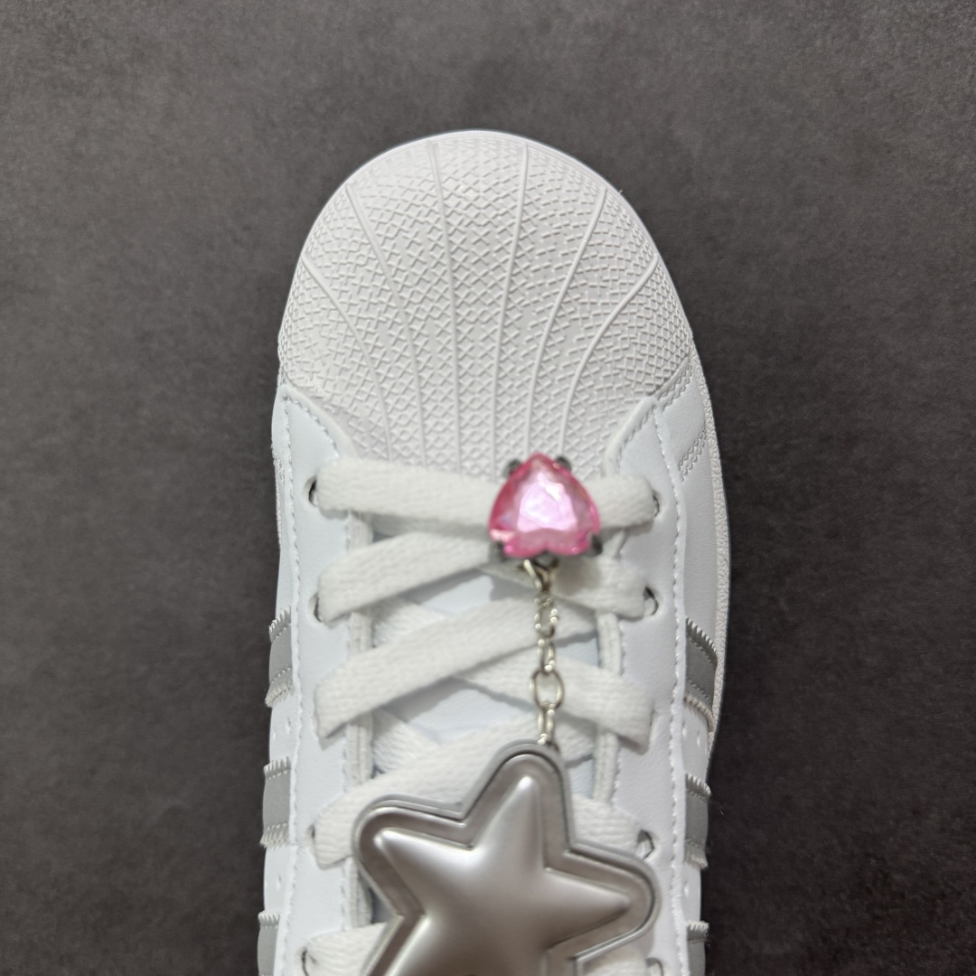 图片[8]-【公司级】AD Originals Superstar 贝壳头 采用全新头层拼接皮革材质 后跟采用特色3D立体印字 渠道正品订单 诠释市场最高工艺水平 全鞋进口头层皮料打造。区别市面普通真标版本，进出专柜无压力 货号：JQ8777 尺码：35-40-选品中心