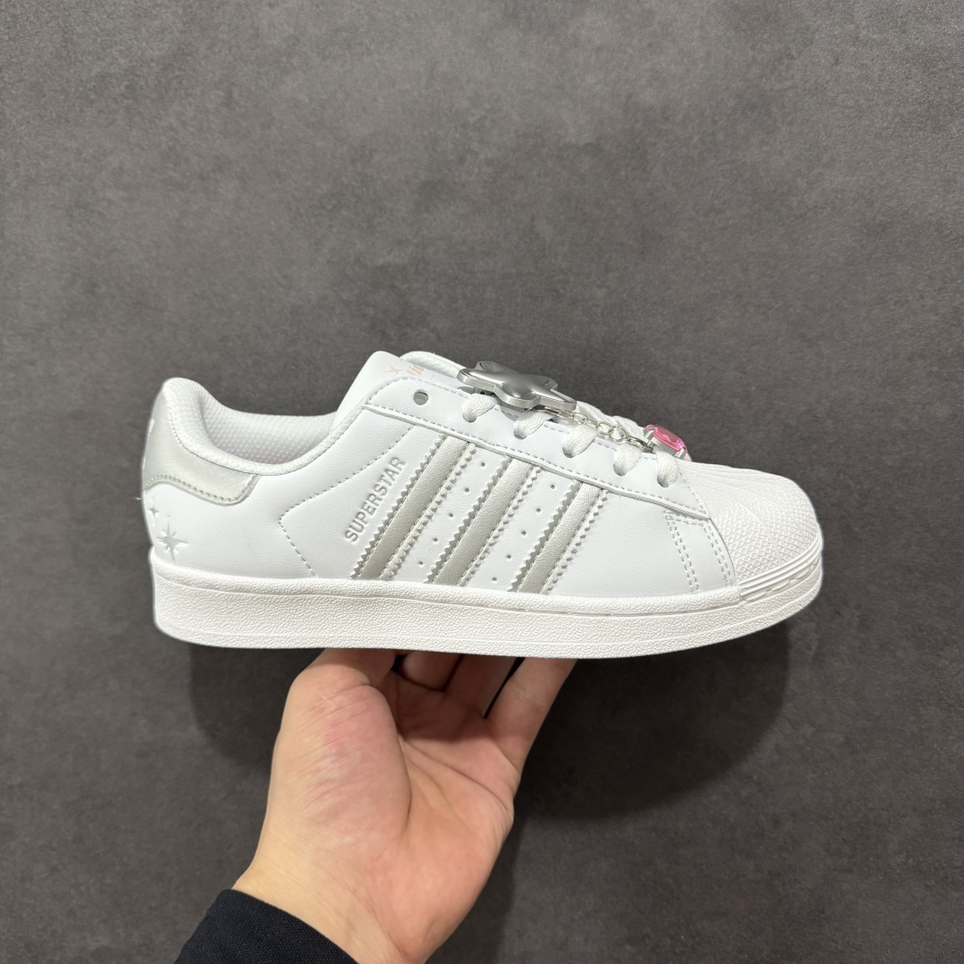 【公司级】AD Originals Superstar 贝壳头 采用全新头层拼接皮革材质 后跟采用特色3D立体印字 渠道正品订单 诠释市场最高工艺水平 全鞋进口头层皮料打造。区别市面普通真标版本,进出专柜无压力 货号:JQ8777 尺码:35-40-选品中心