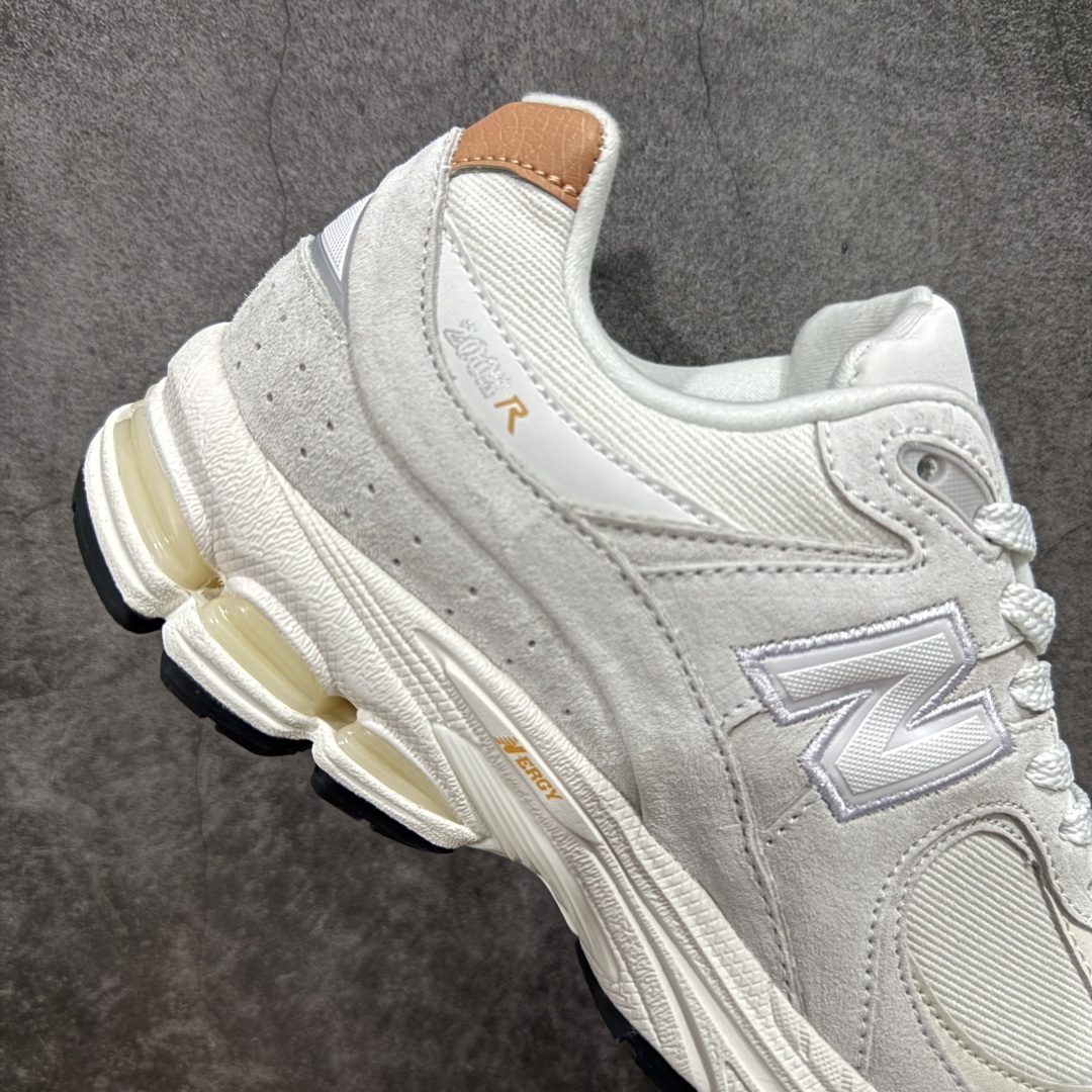 图片[7]-【纯原c版】NB New Balance M2002R 新百伦M2002REC 浅灰色 全新版本出货 新配色陆续开发出货 品质很好 价格实惠 全套原楦原纸板原厂数据开发 原厂网纱 原装进口皮料 正确绒感卡色 正确中底拉帮中底网布细节 一比一手工擦旧效果 冲裁组合 匠心打造 耗时两个月开发完成 工艺极其复杂难度可想而知 新开独立私模大底 全网唯一正确做旧组合大底 高端零售专供产物 尺码：36 37 37.5 38 38.5 39.5 40 40.5 41.5 42 42.5 43 44 44.5 45 45.5 46.5-选品中心