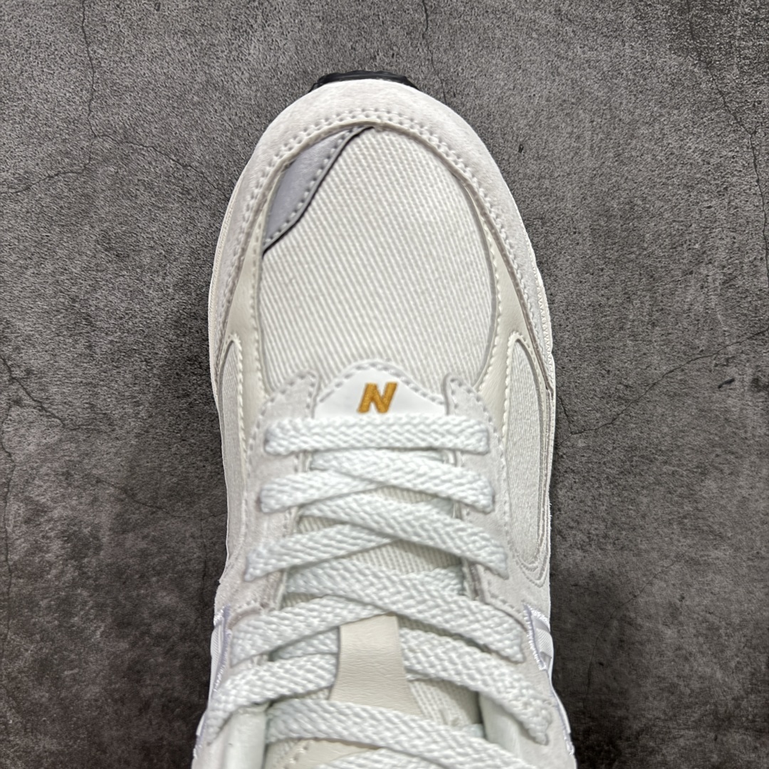 图片[5]-【纯原c版】NB New Balance M2002R 新百伦M2002REC 浅灰色 全新版本出货 新配色陆续开发出货 品质很好 价格实惠 全套原楦原纸板原厂数据开发 原厂网纱 原装进口皮料 正确绒感卡色 正确中底拉帮中底网布细节 一比一手工擦旧效果 冲裁组合 匠心打造 耗时两个月开发完成 工艺极其复杂难度可想而知 新开独立私模大底 全网唯一正确做旧组合大底 高端零售专供产物 尺码：36 37 37.5 38 38.5 39.5 40 40.5 41.5 42 42.5 43 44 44.5 45 45.5 46.5-选品中心
