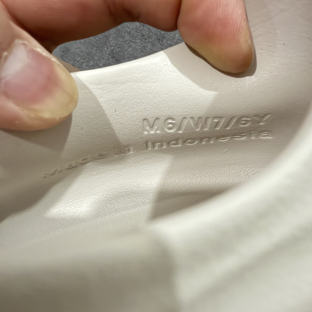 图片[5]-【LW版本】Nike Reactx Rejuven 8 耐克新款夏季沙滩凉鞋拖鞋洞洞鞋 HV5060-100 正确组合底 超高清洁度 完美版型 区别市面通货 采用质感柔软且出众回弹的 ReactX泡绵，发泡组合大底 脚感十分舒适，缔造非凡舒适的日常穿着体验，助你保持活力。  尺码：36-49.5-选品中心