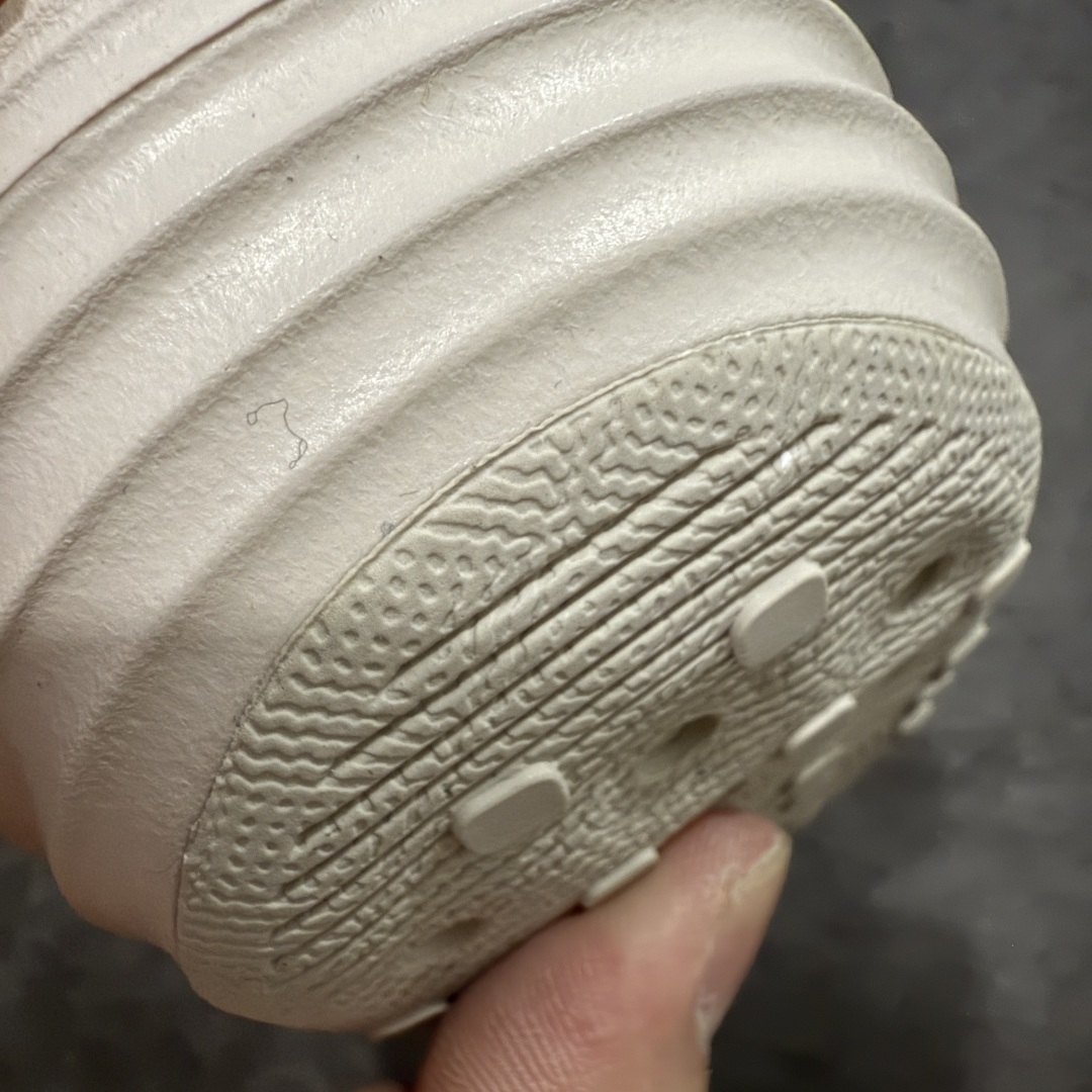 图片[7]-【LW版本】Nike Reactx Rejuven 8 耐克新款夏季沙滩凉鞋拖鞋洞洞鞋 HV5060-100 正确组合底 超高清洁度 完美版型 区别市面通货 采用质感柔软且出众回弹的 ReactX泡绵，发泡组合大底 脚感十分舒适，缔造非凡舒适的日常穿着体验，助你保持活力。  尺码：36-49.5-选品中心