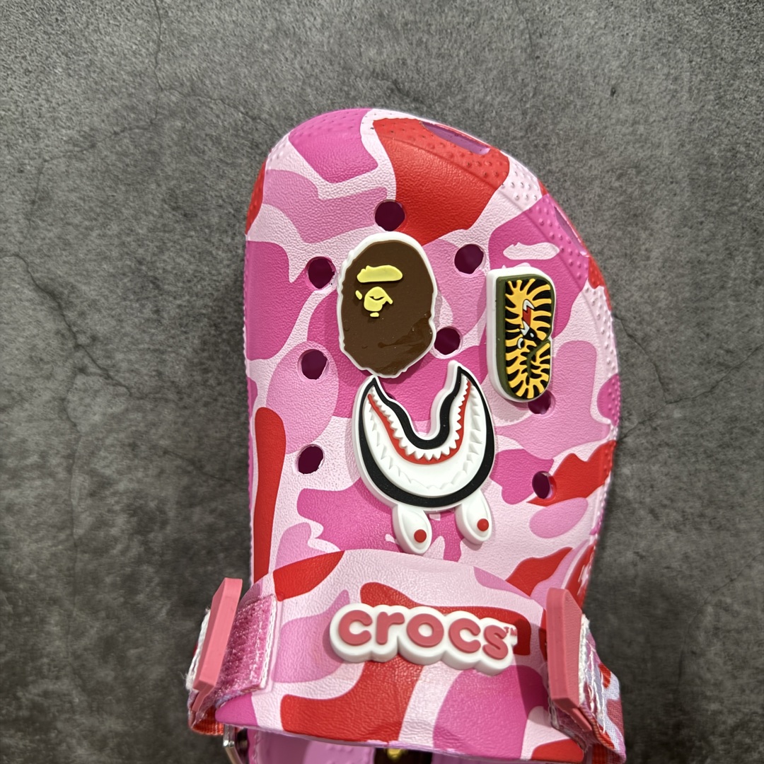 图片[5]-【公司级】Bape x crocs classic clog卡骆驰 Classic clog 迷彩印花 舒适百搭 洞洞鞋 猿人头联名 自带配件 尺码：M4（36-37） M5（37-38） M6（38-39） M7（39-40） M8（41-42） M9（43-44） M10（45-46） M11 （46-47）-选品中心