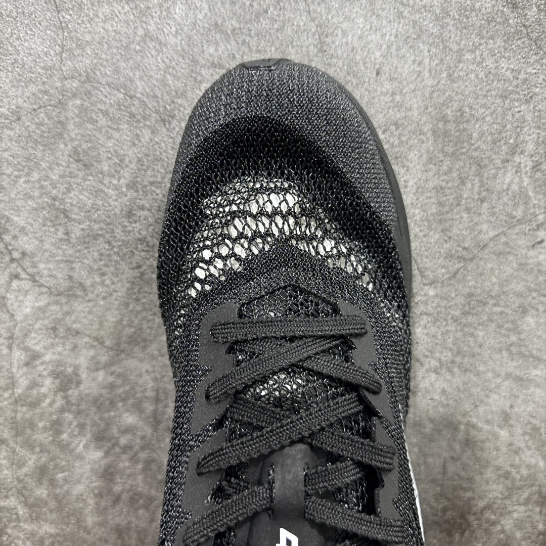 图片[5]-【纯原版】Brooks布鲁克斯 Hyperion Elite 4 PB 黑白 龙卷风系列越野竞速跑步鞋 大厂纯原 重磅登场，更轻、更快、更出众，出场即PB。 全新DNA GOLD 100% PEBA 缓震系统，每只仅有200多克，是BROOKS迄今为止最轻、最柔软、能量回馈最高的泡沫。升级鞋面材质，稳固锁定双足，同时大面积透气网眼设计，让脚部及时排出闷热湿气。轻便且设计感十足更适合多个场景，日常穿搭，跑步竞速。 尺码：39 40 40.5 41 42 42.5 43 44 45-选品中心