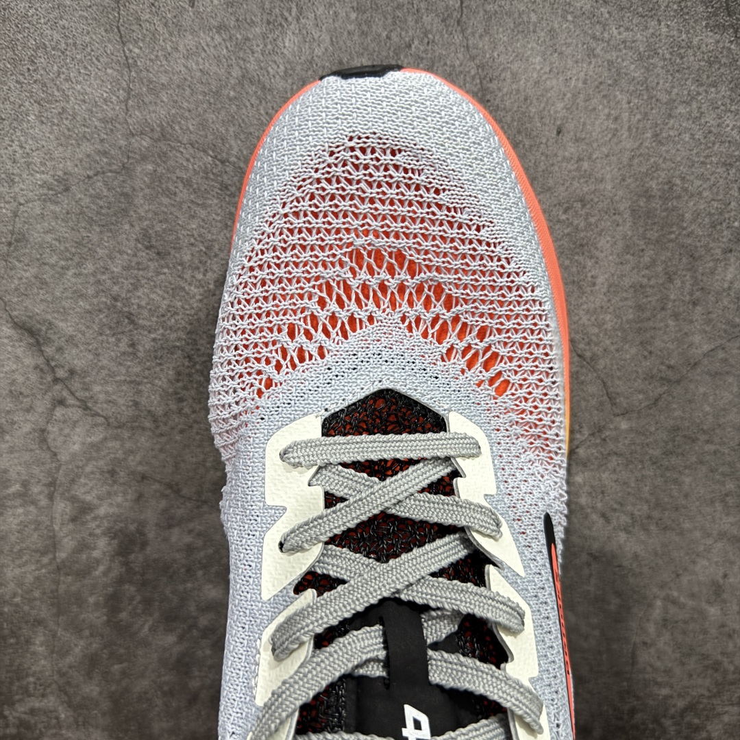 图片[5]-【纯原版】Brooks布鲁克斯 Hyperion Elite 4 PB 黑白 龙卷风系列越野竞速跑步鞋 大厂纯原 重磅登场，更轻、更快、更出众，出场即PB。 全新DNA GOLD 100% PEBA 缓震系统，每只仅有200多克，是BROOKS迄今为止最轻、最柔软、能量回馈最高的泡沫。升级鞋面材质，稳固锁定双足，同时大面积透气网眼设计，让脚部及时排出闷热湿气。轻便且设计感十足更适合多个场景，日常穿搭，跑步竞速。 尺码：39 40 40.5 41 42 42.5 43 44 45-选品中心